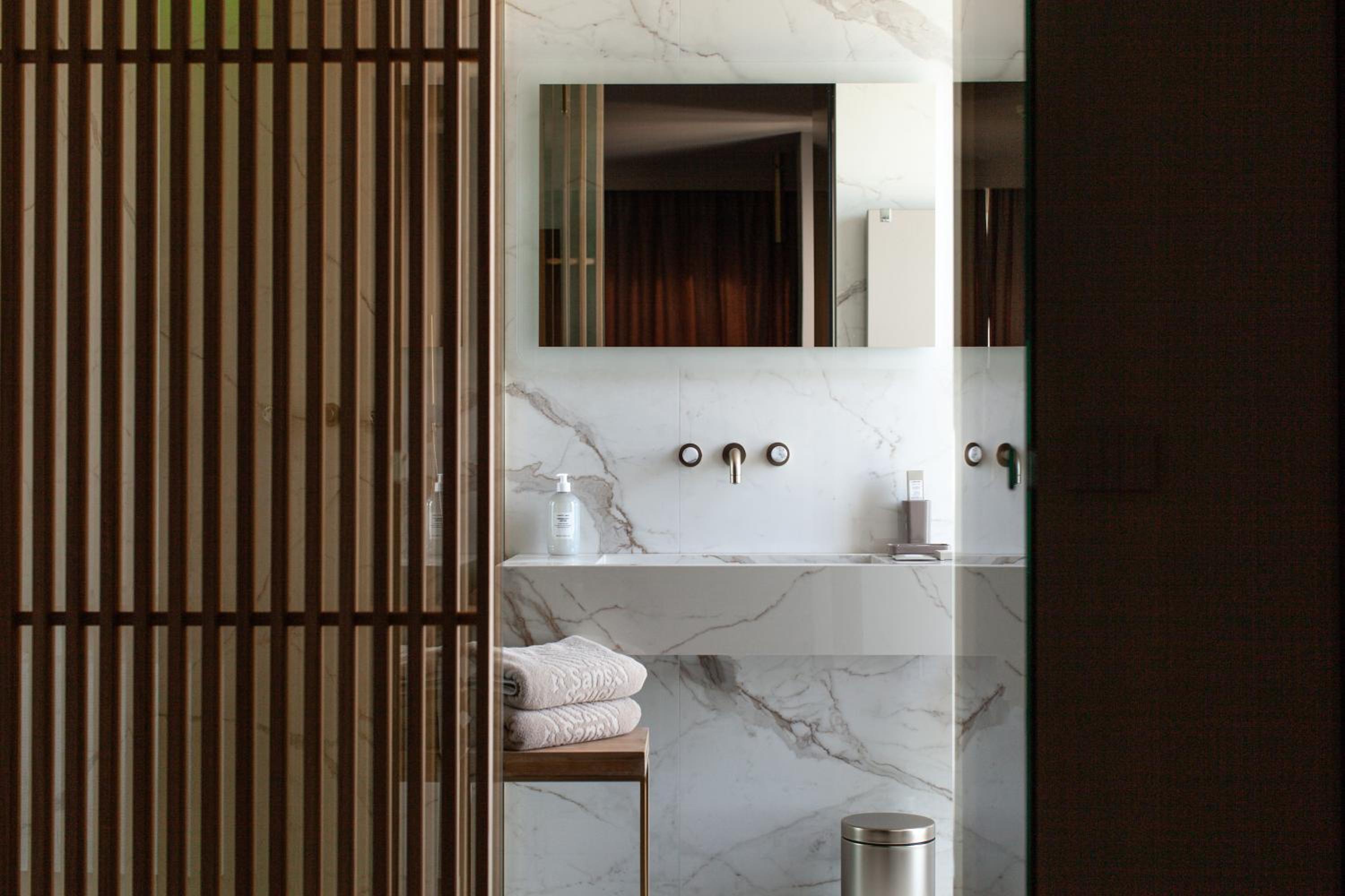 Junior Suite with Sea View - Photo 7