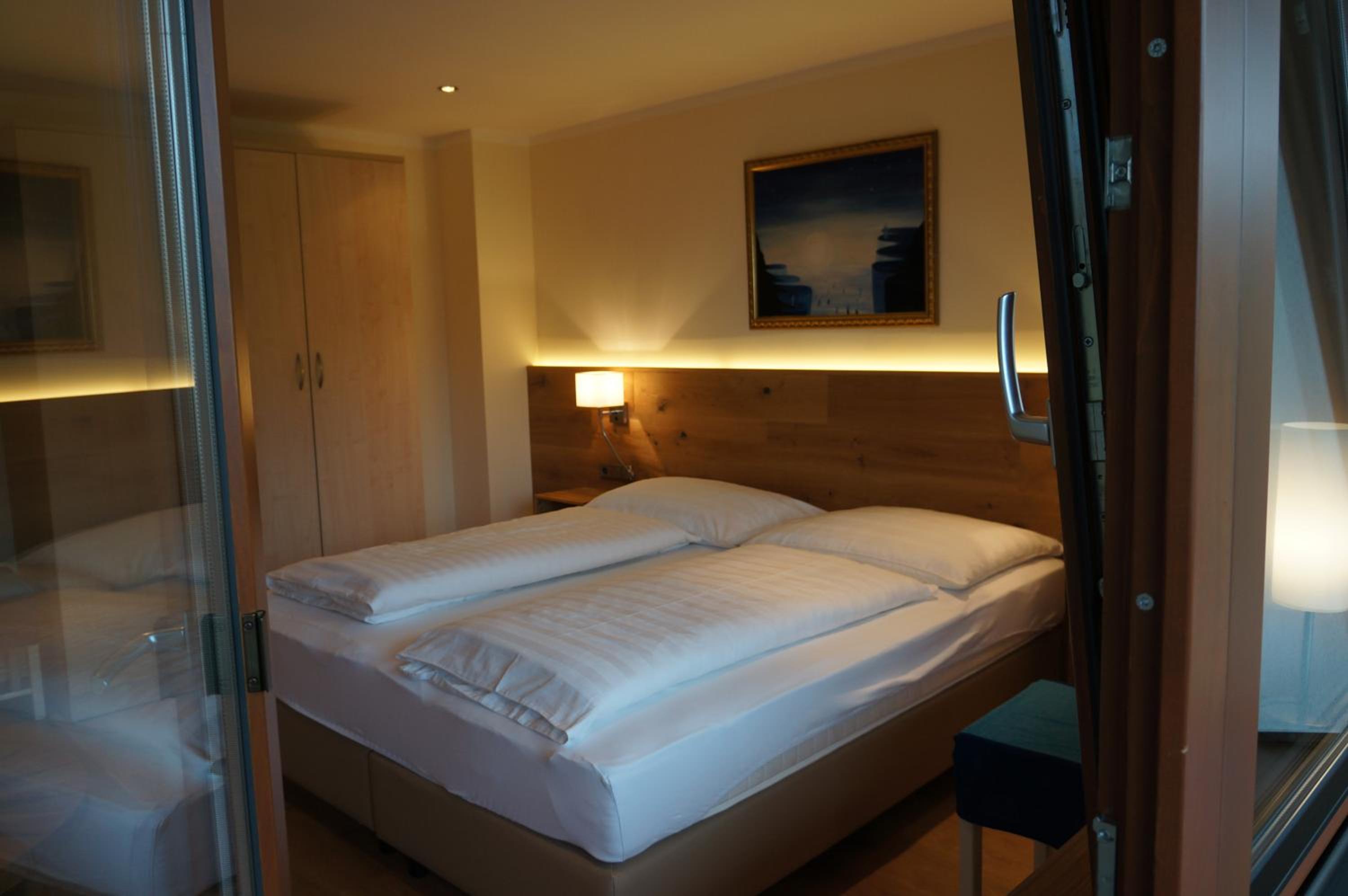 Deluxe Double or Twin Room with Balcony photo 1