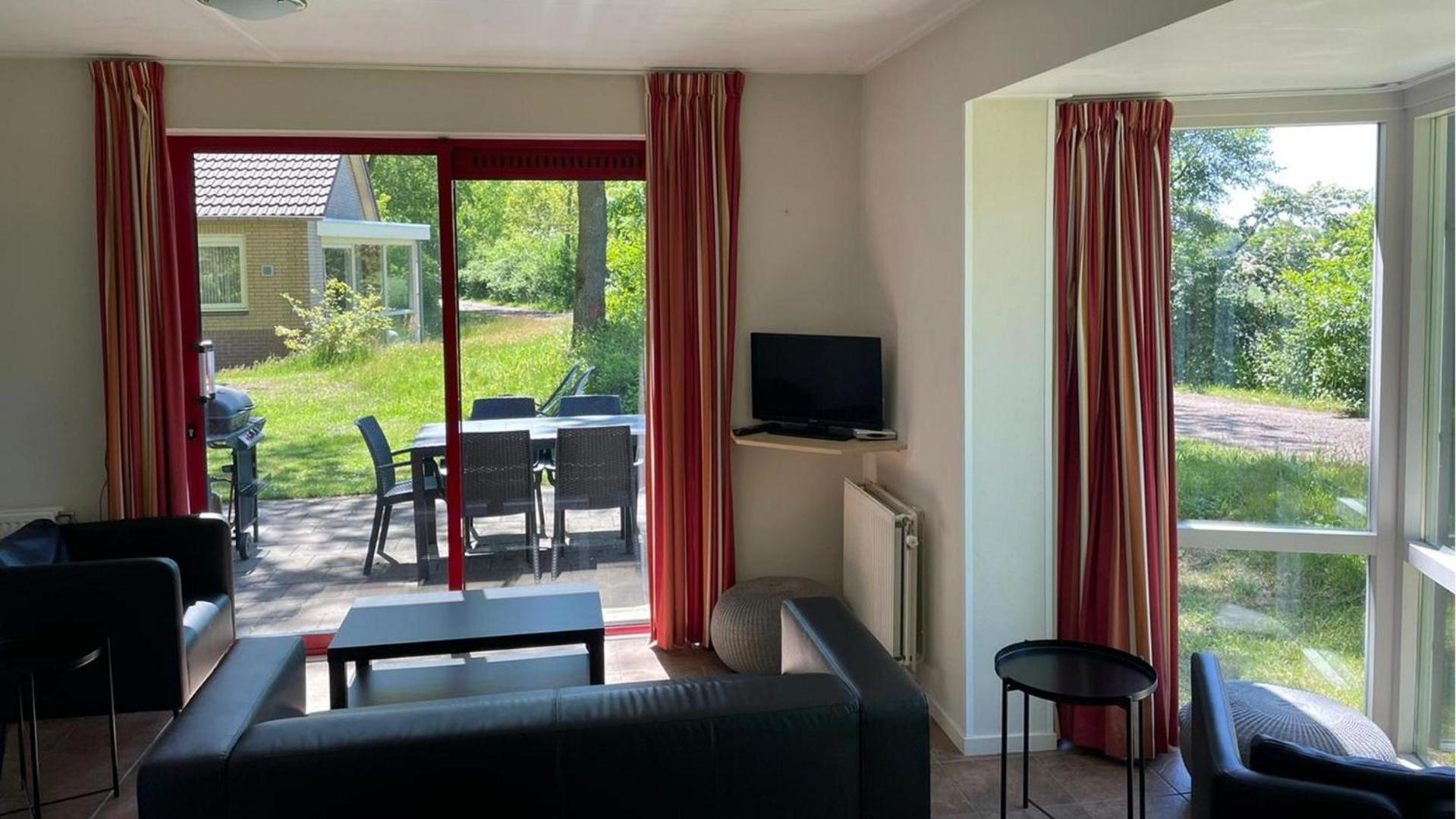 Bungalow - Water Front photo 2