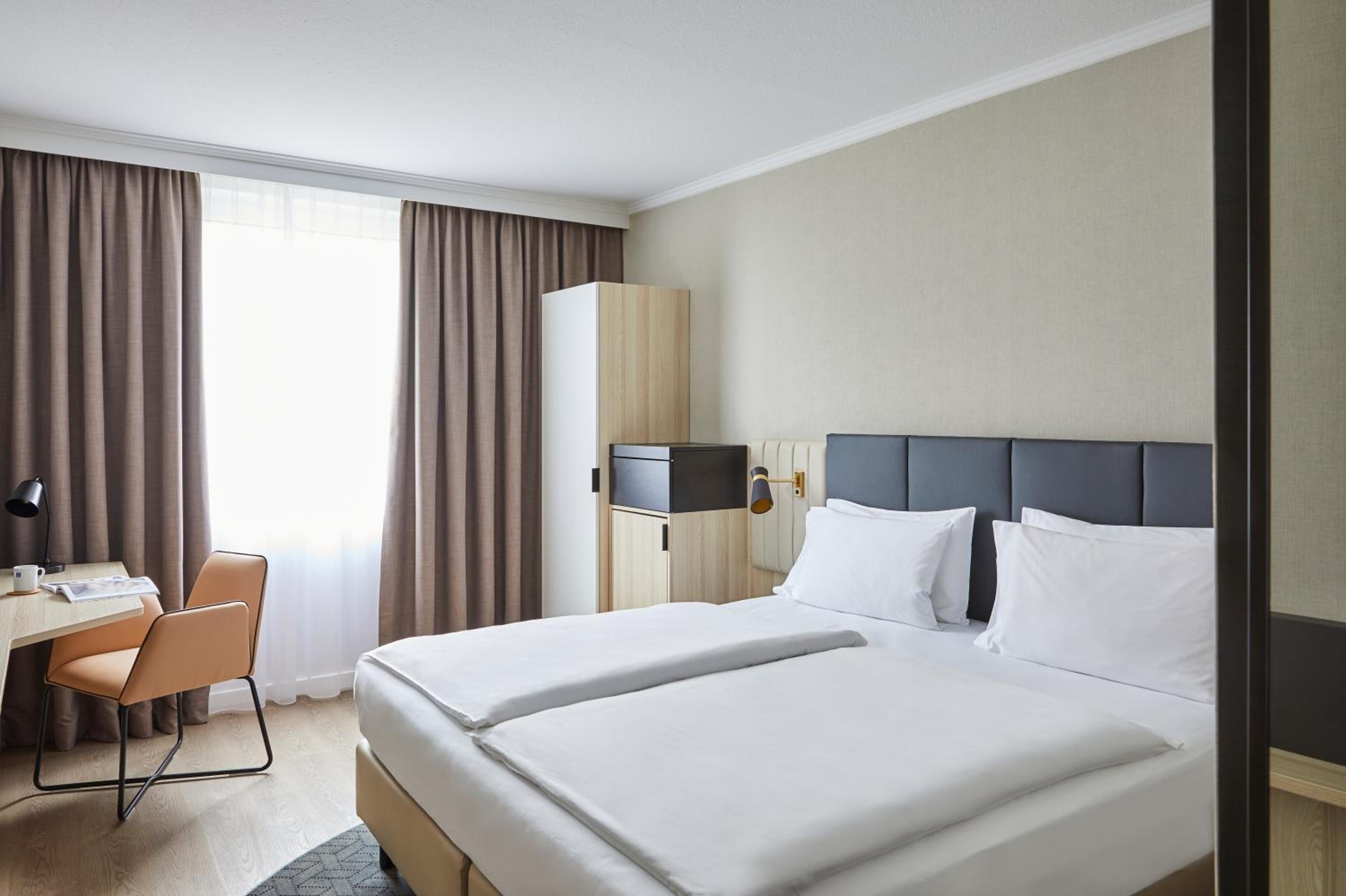 Standard King Room - Photo 1