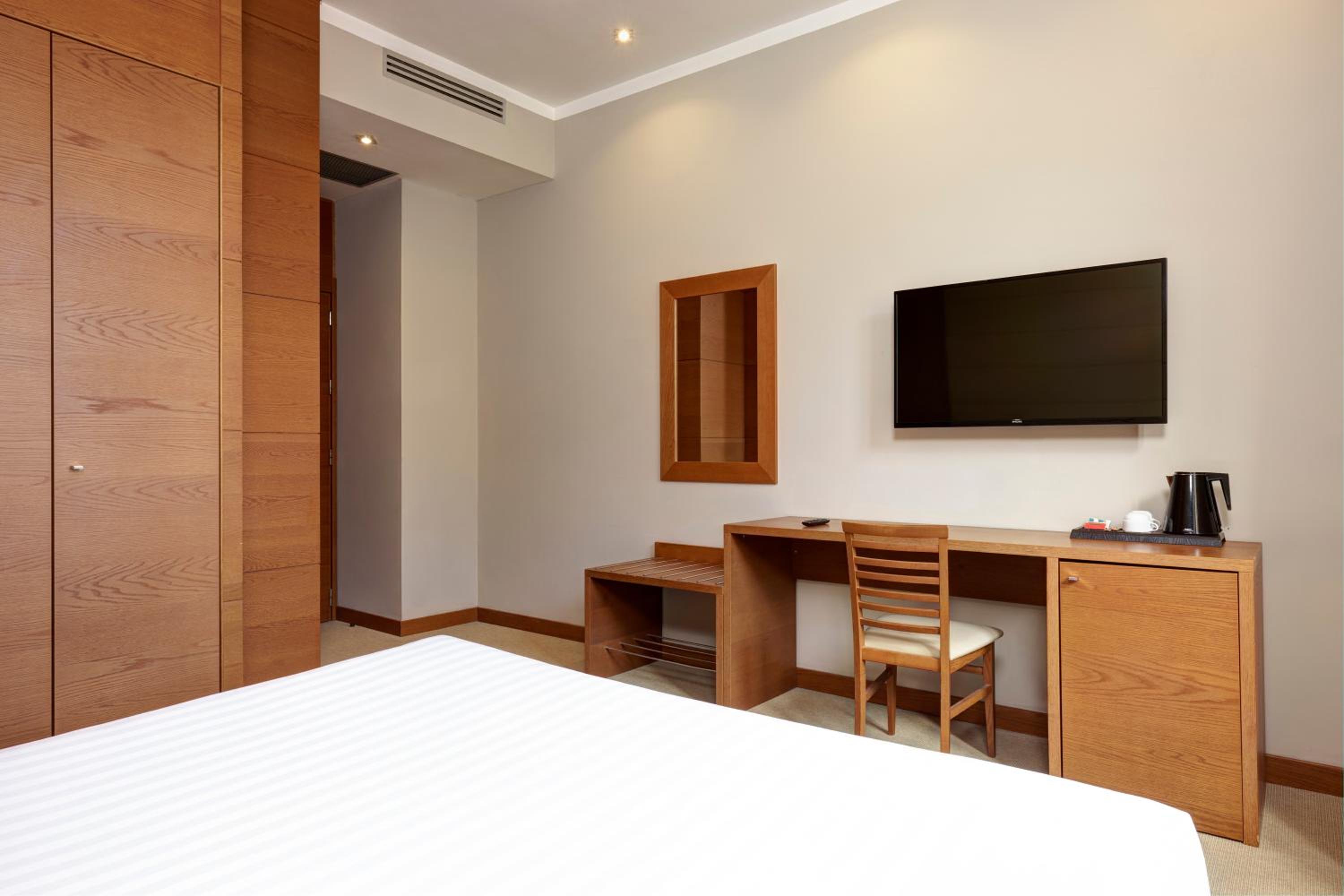 Executive Room (2 Adults + 1 Child)