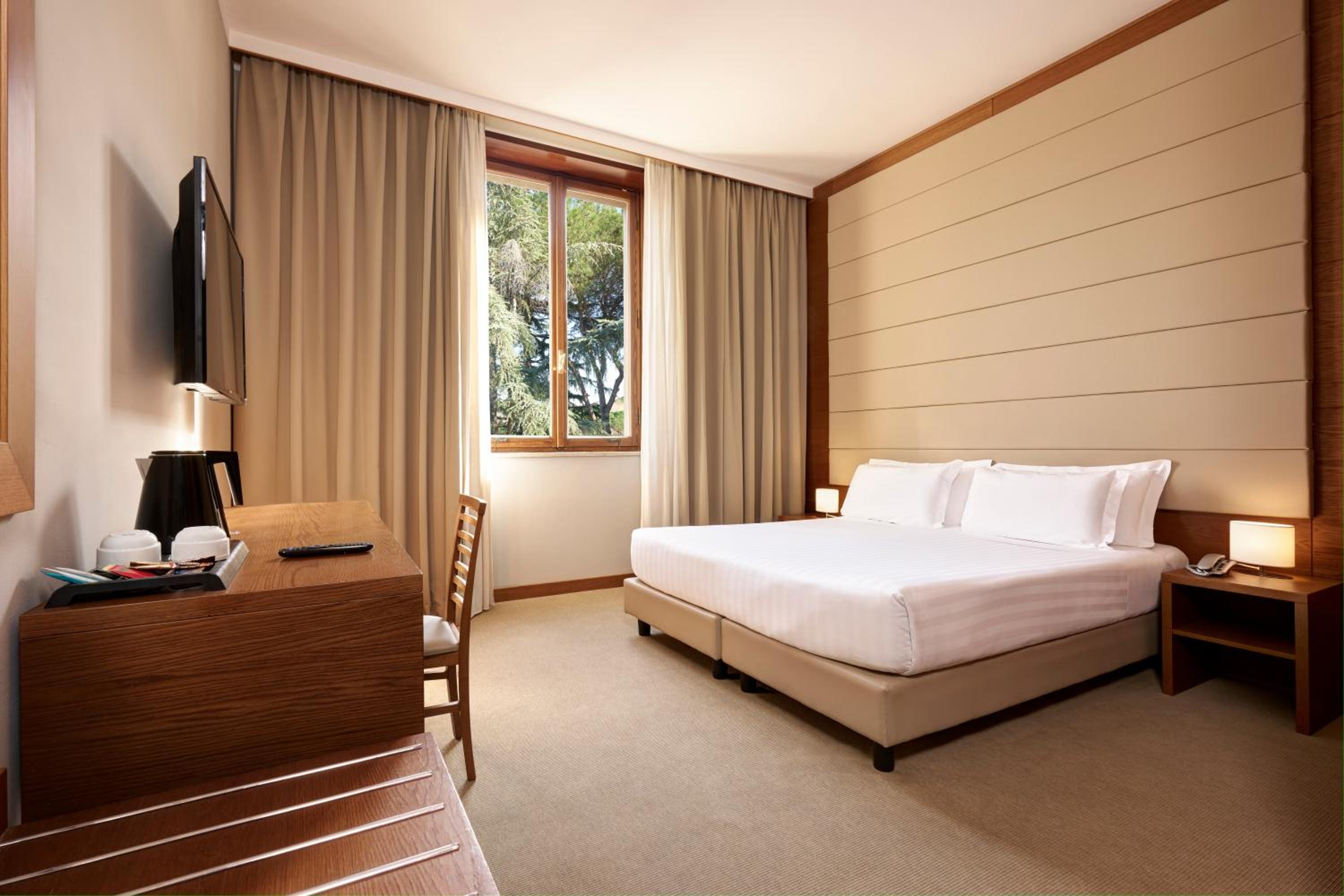 Executive Room (2 Adults + 1 Child)