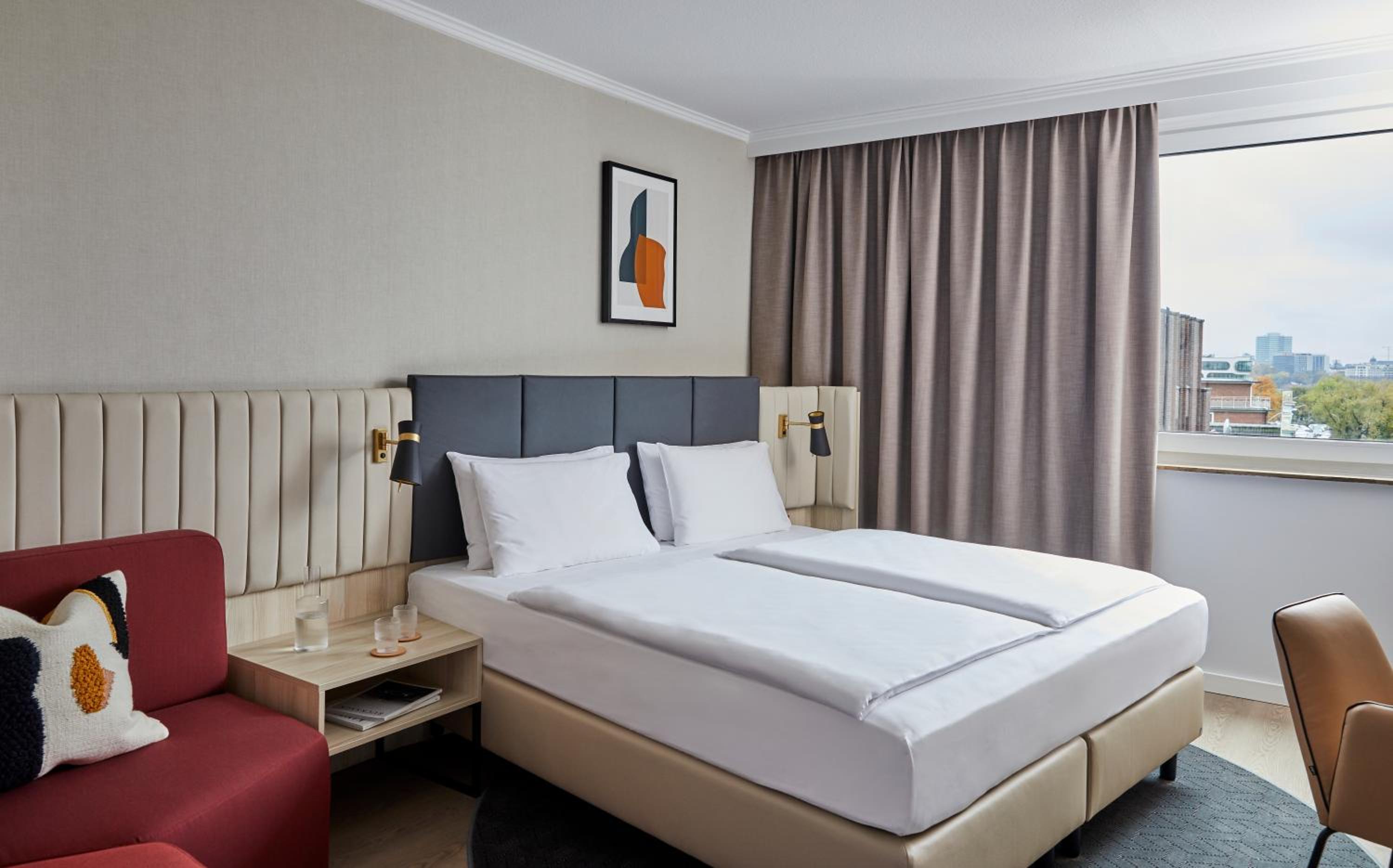 Premium King Room - Photo 6