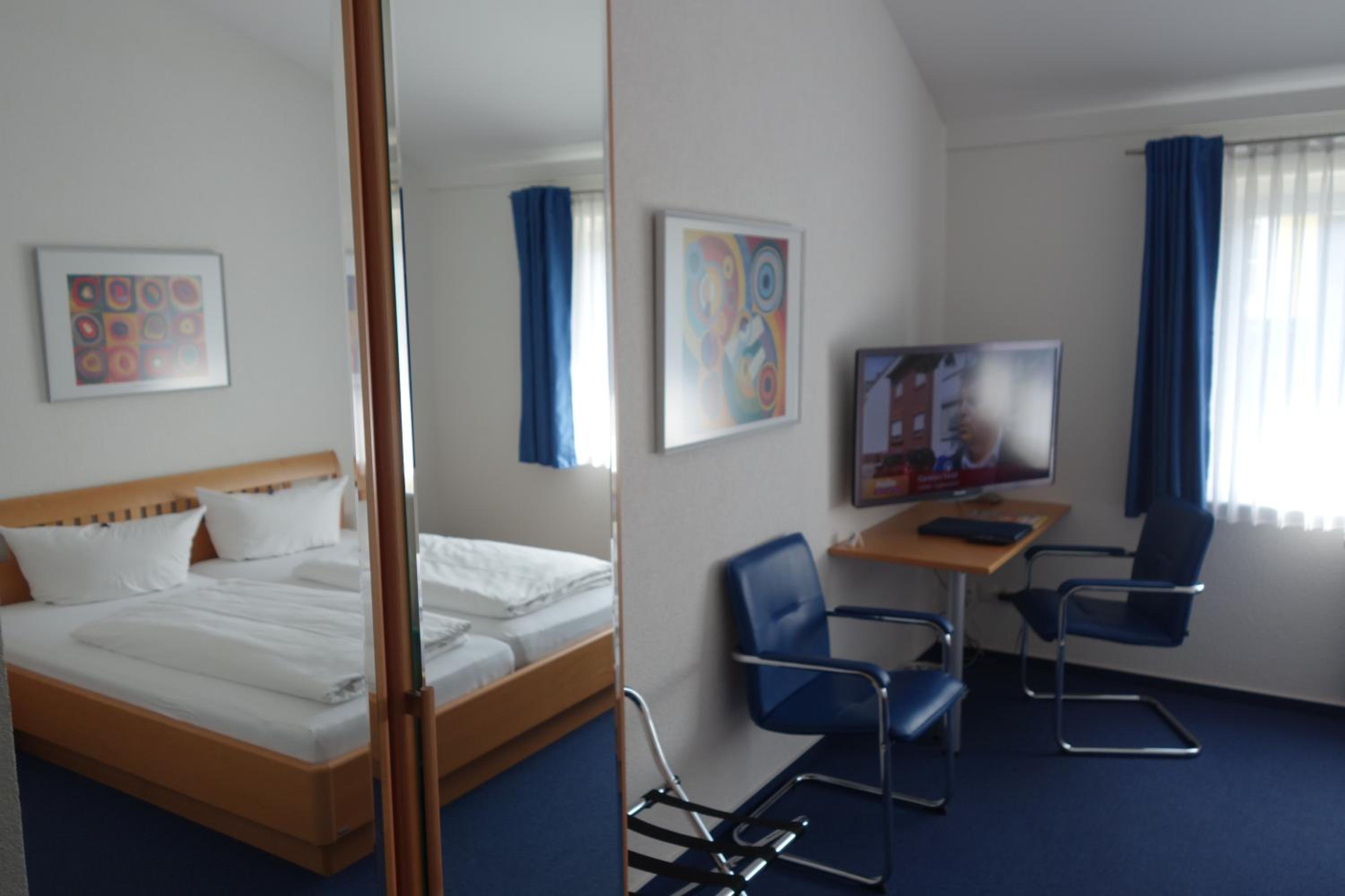 Large Double Room photo 3