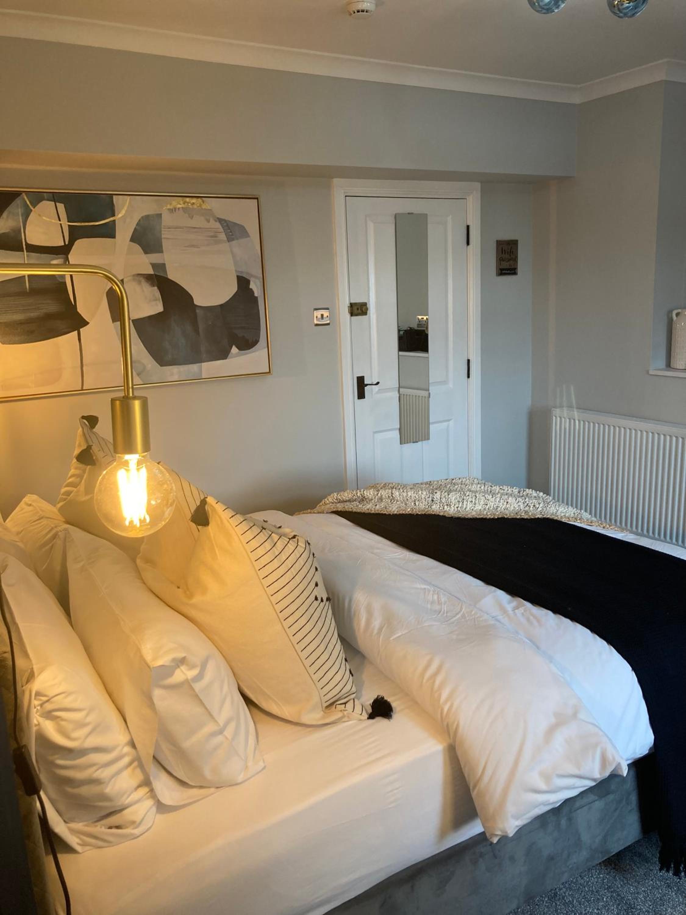 Deluxe King Room - Photo 28