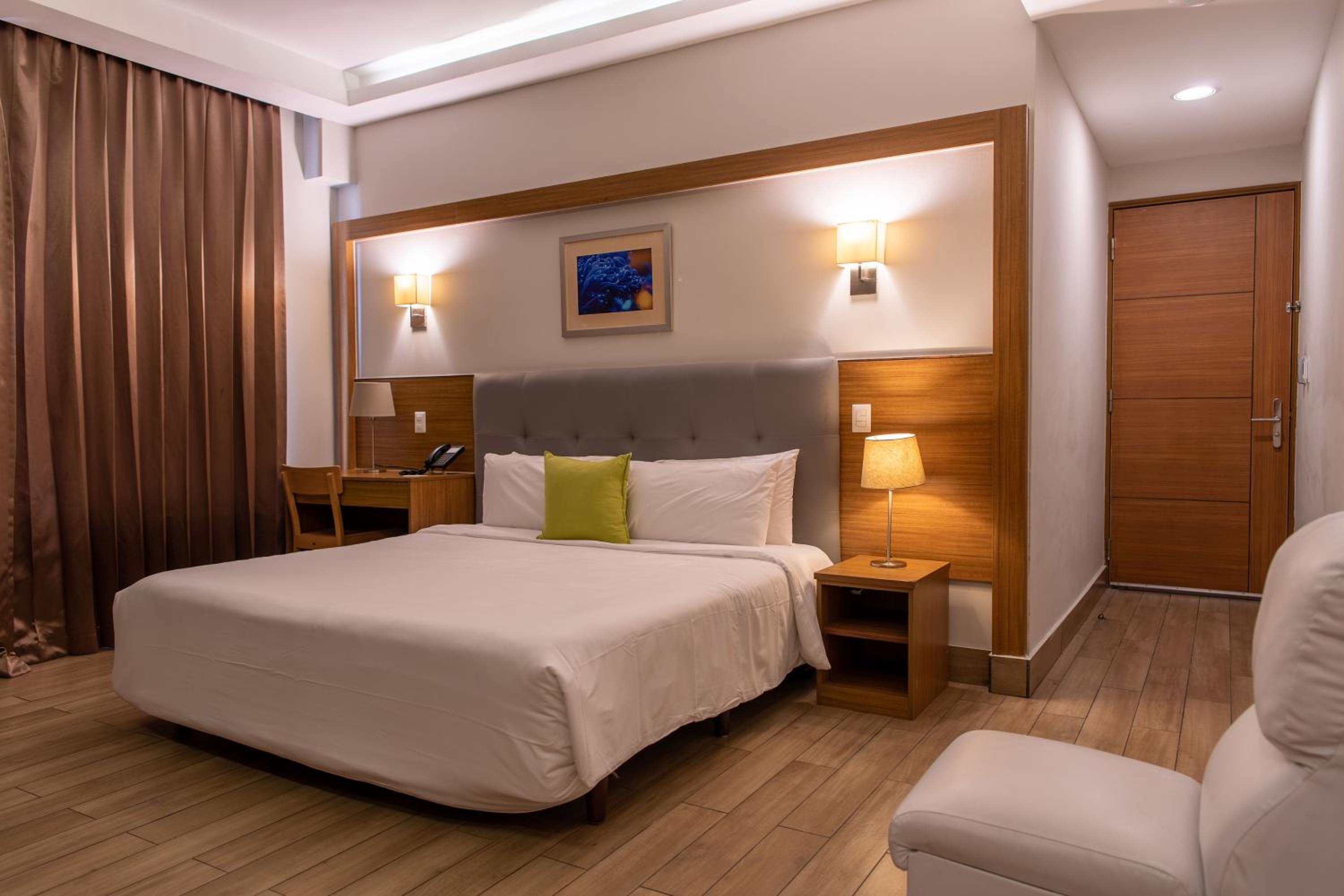 Standard King Room - Free Wifi