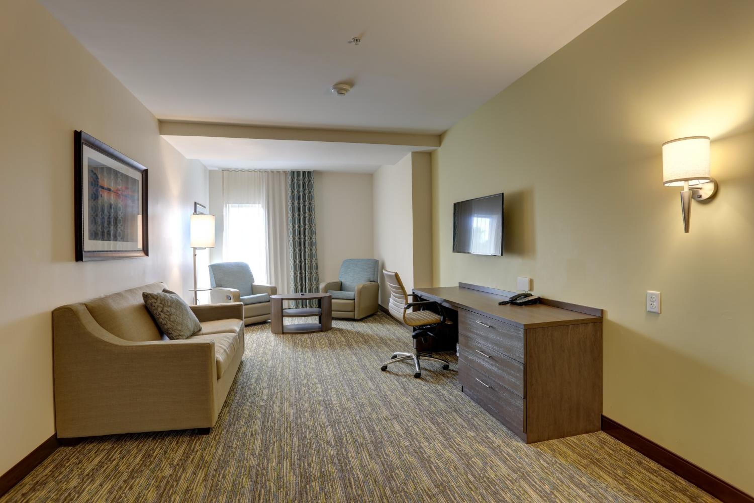 One-Bedroom King Suite - Photo 2