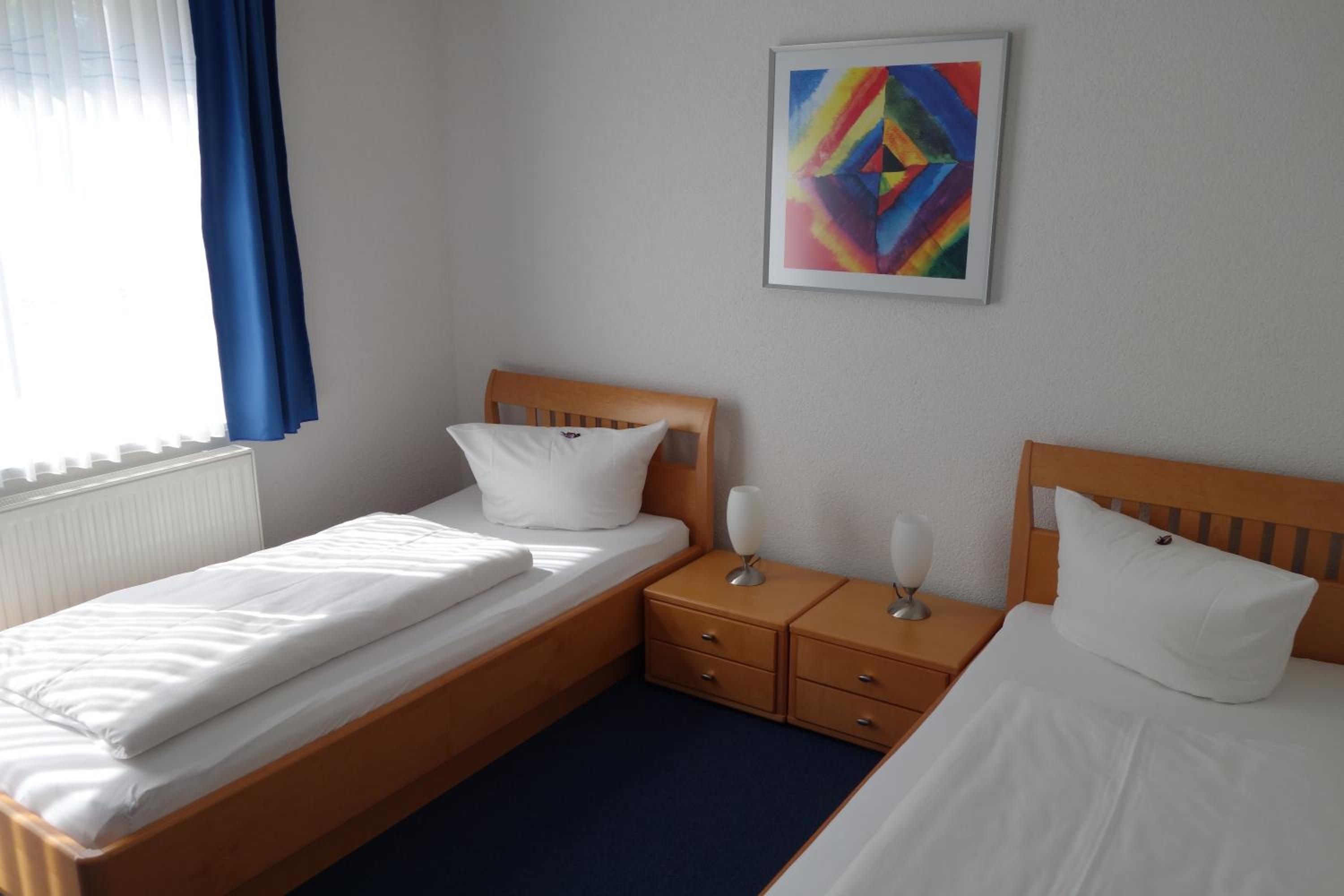 Large Double Room - Photo 4