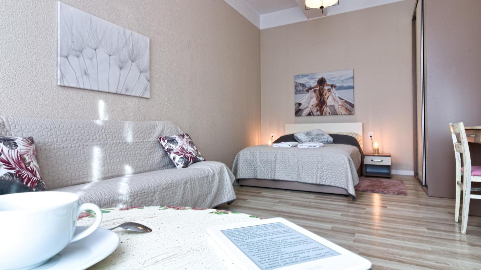 Studio Apartment photo 1