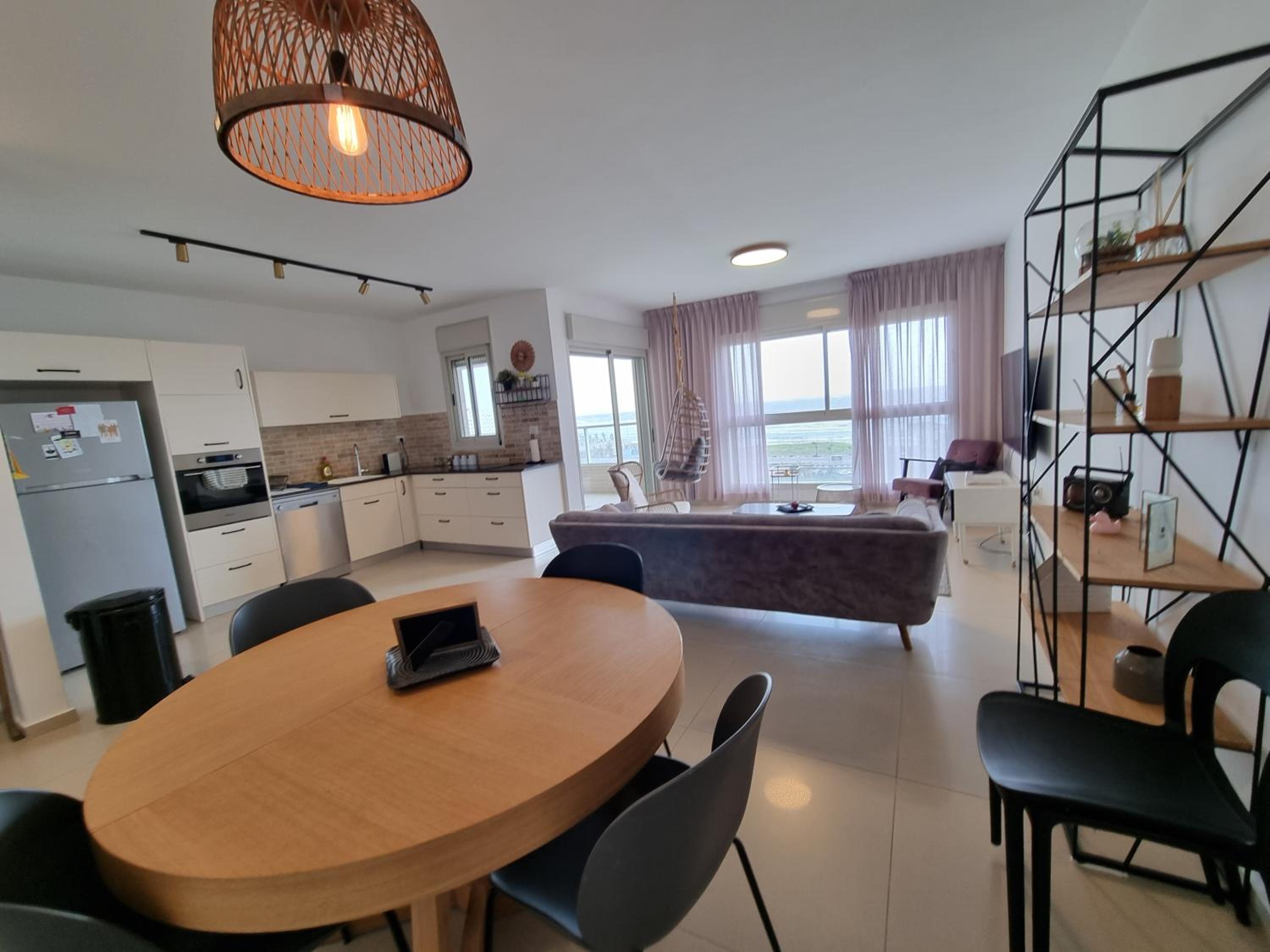 Apartment with Sea View - Photo 5