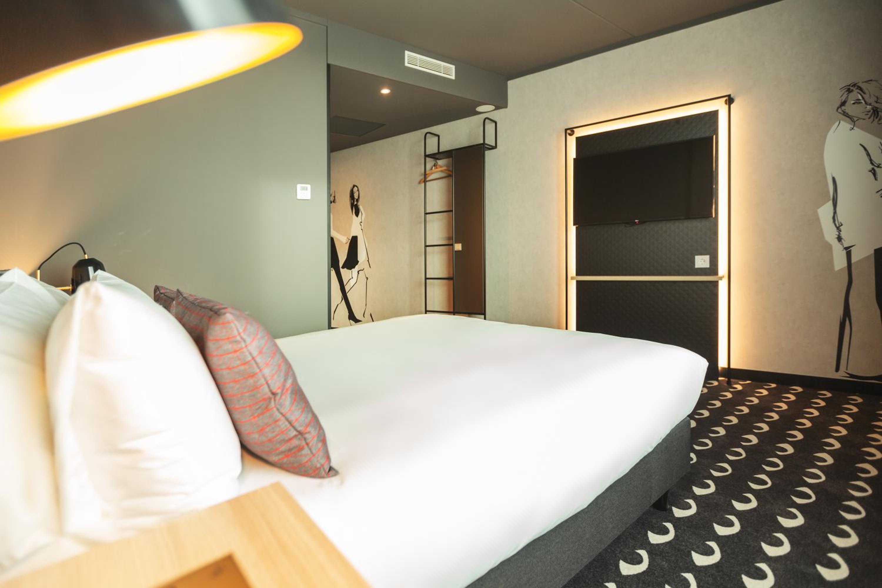 Standard Double Room - Photo 7