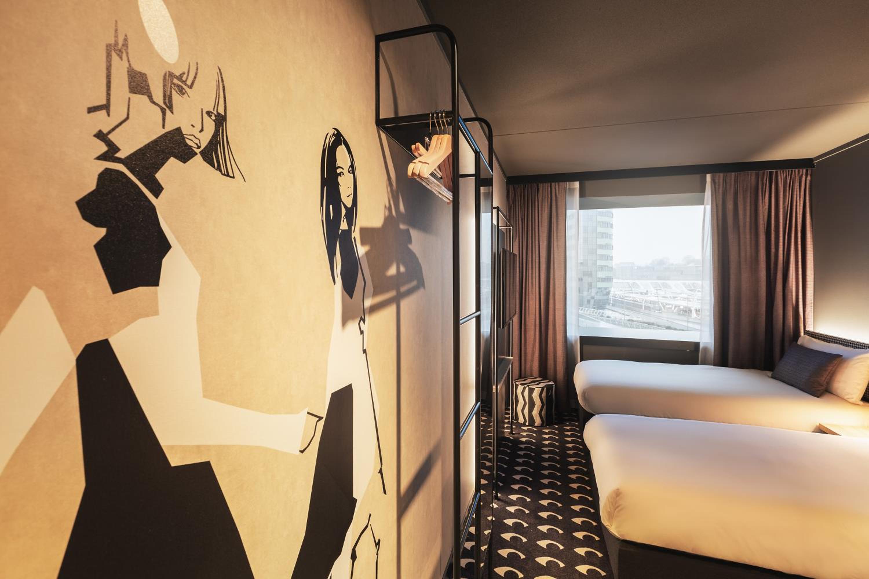 Standard Twin Room - Photo 3