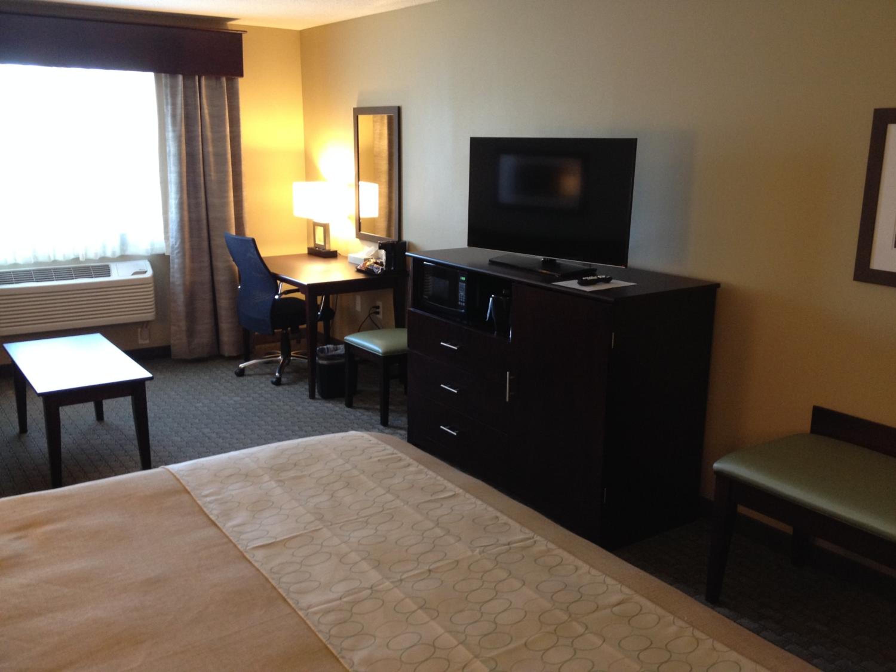 Deluxe King Room photo 2