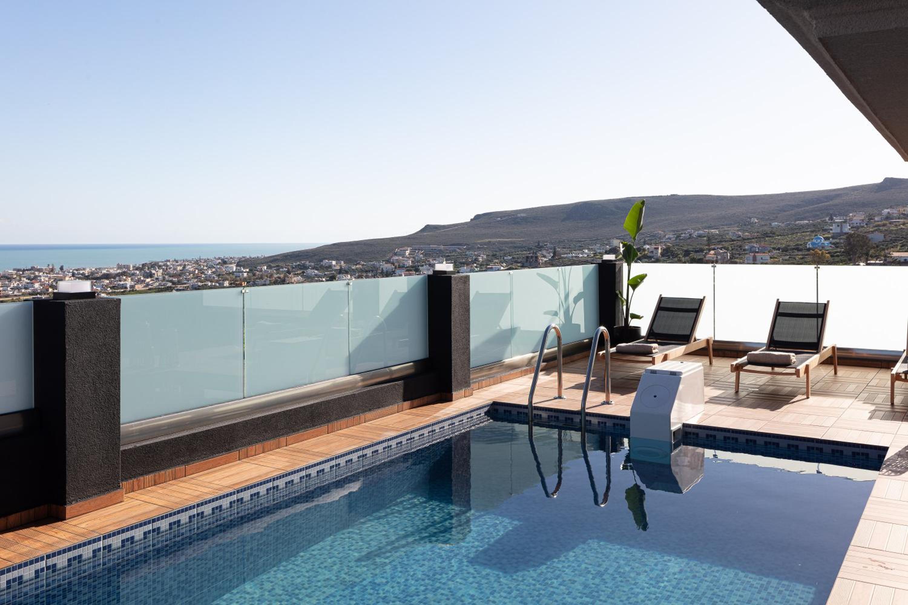 Three-Bedroom Villa with Private Pool photo 2