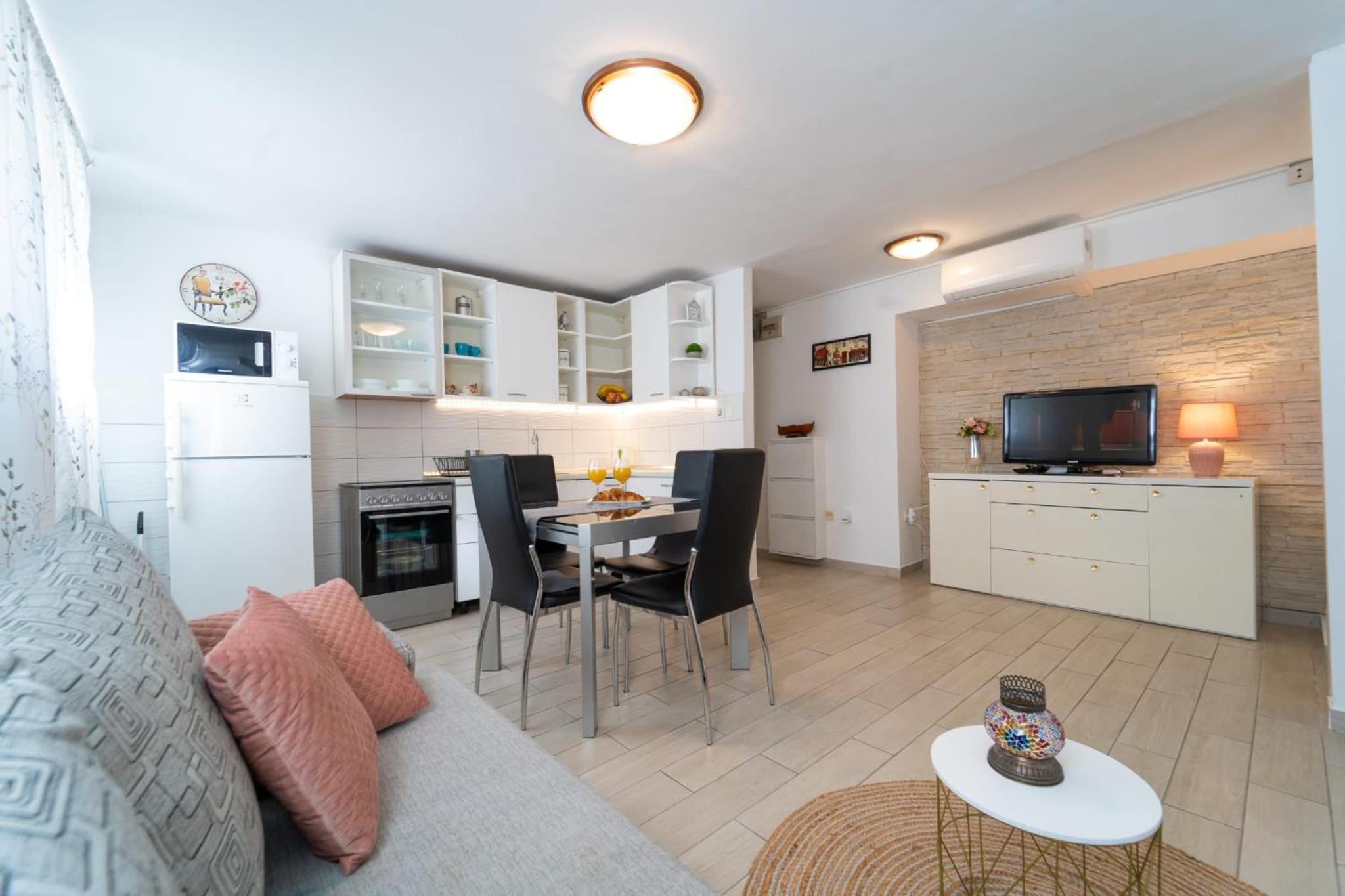 One-Bedroom Apartment - Photo 10