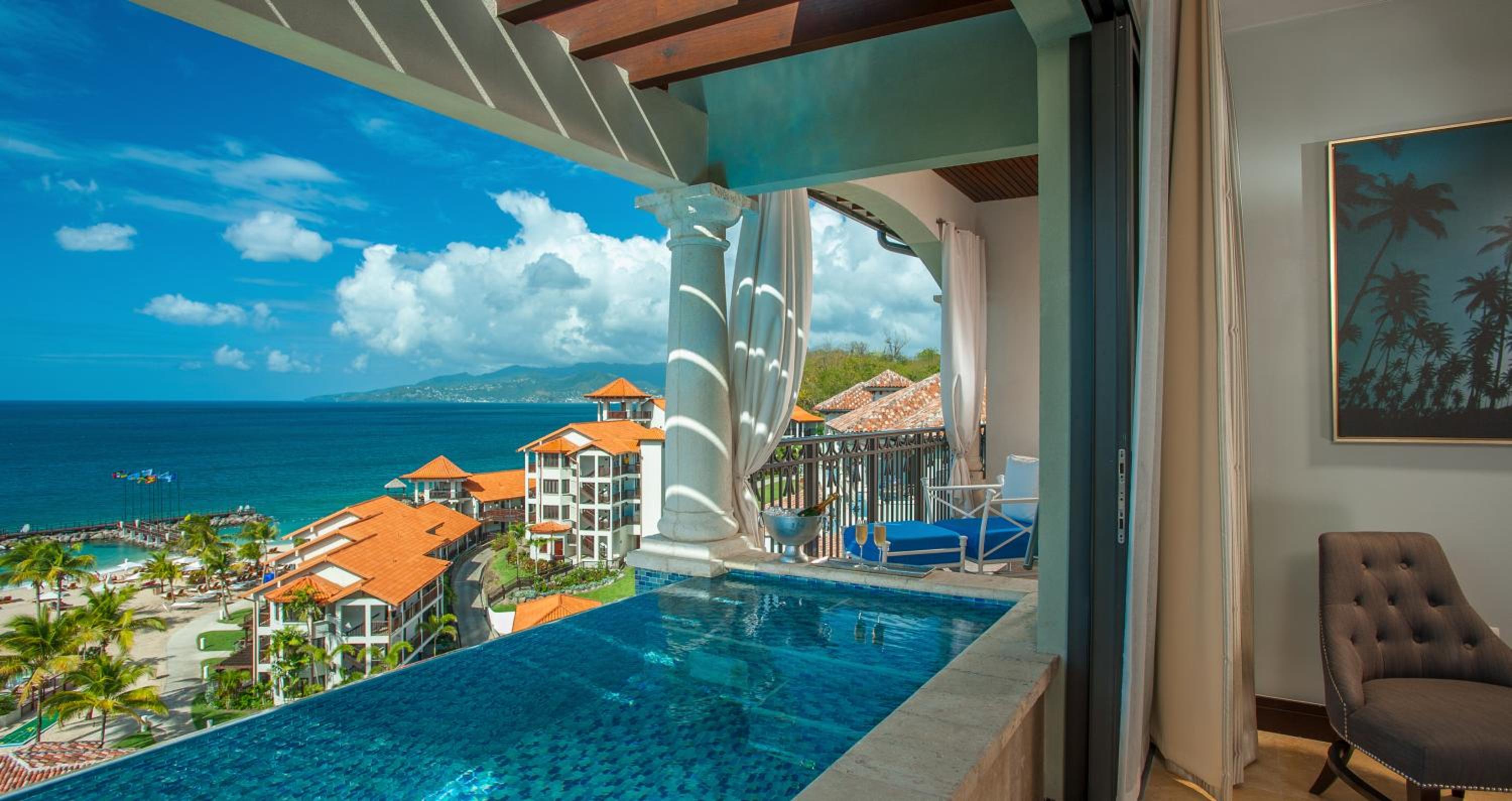 Italian Oceanview One Bedroom Skypool Butler Suite with Balcony Tranquility Soaking Tub (1SKY) photo 1