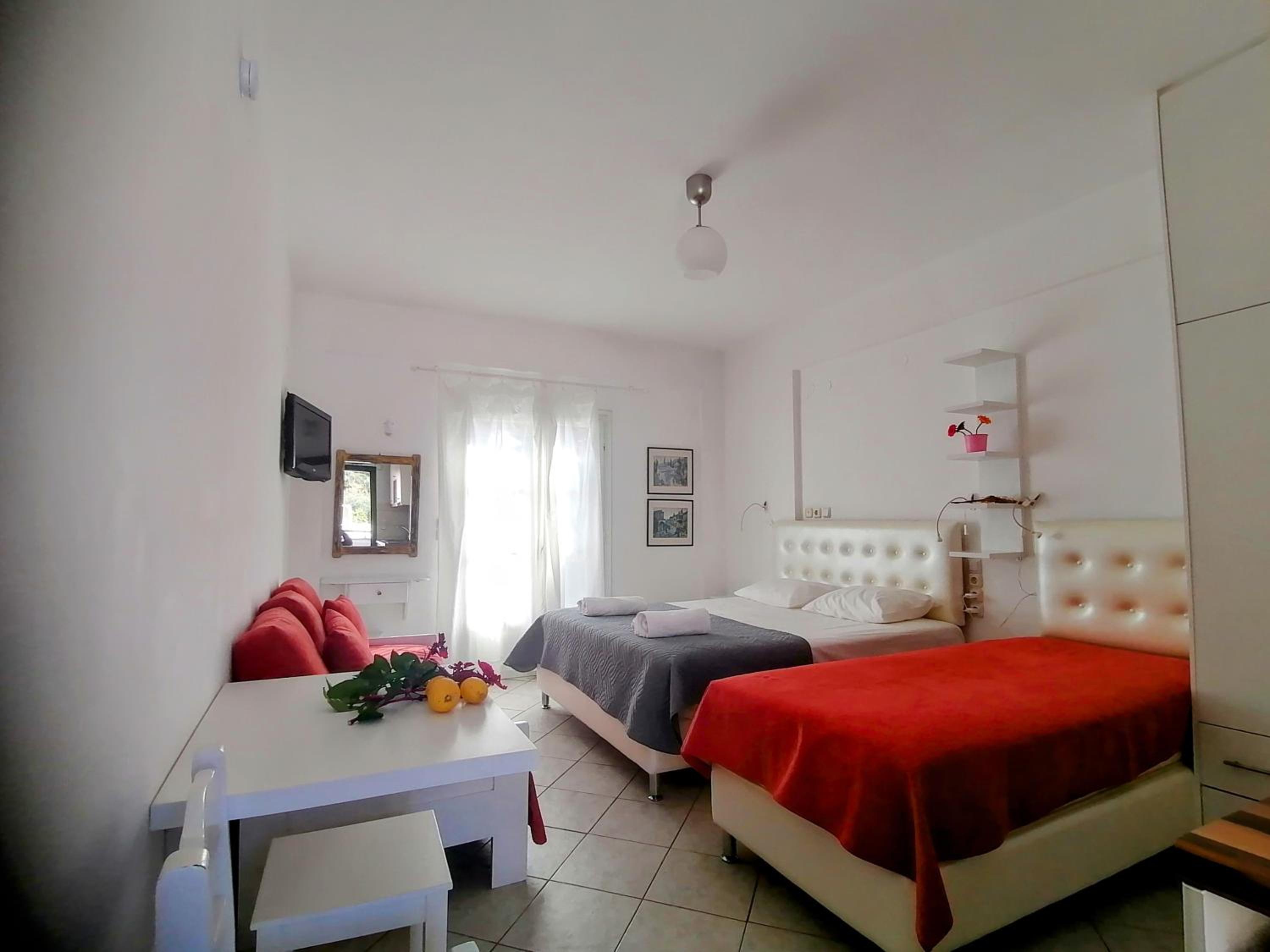 Double Room with Extra Bed photo 1