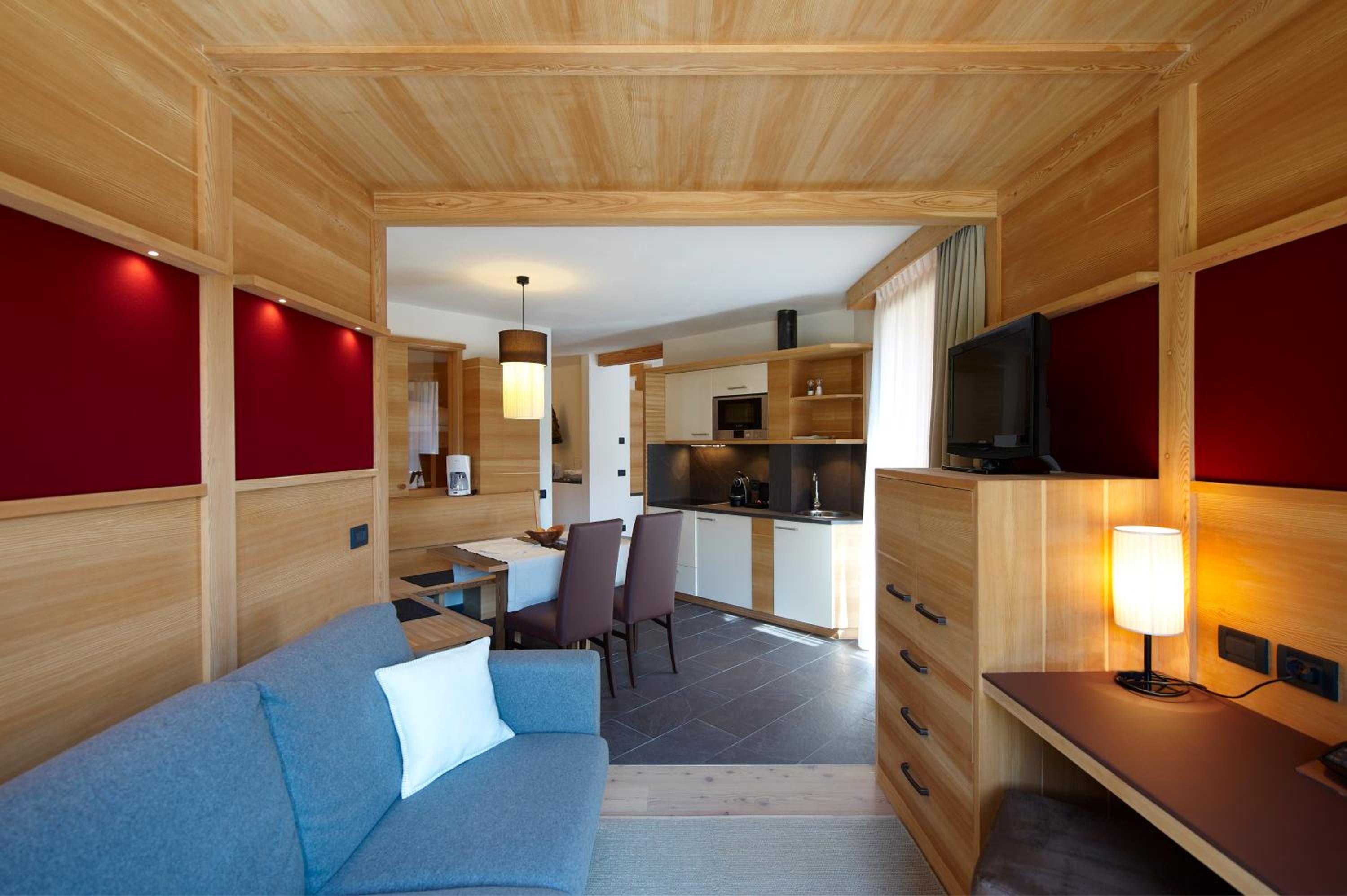 Two-Bedroom Suite (3 Adults) - Photo 8