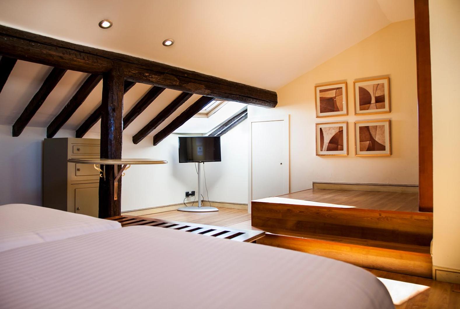Habitación Junior Suite Abhuardillada