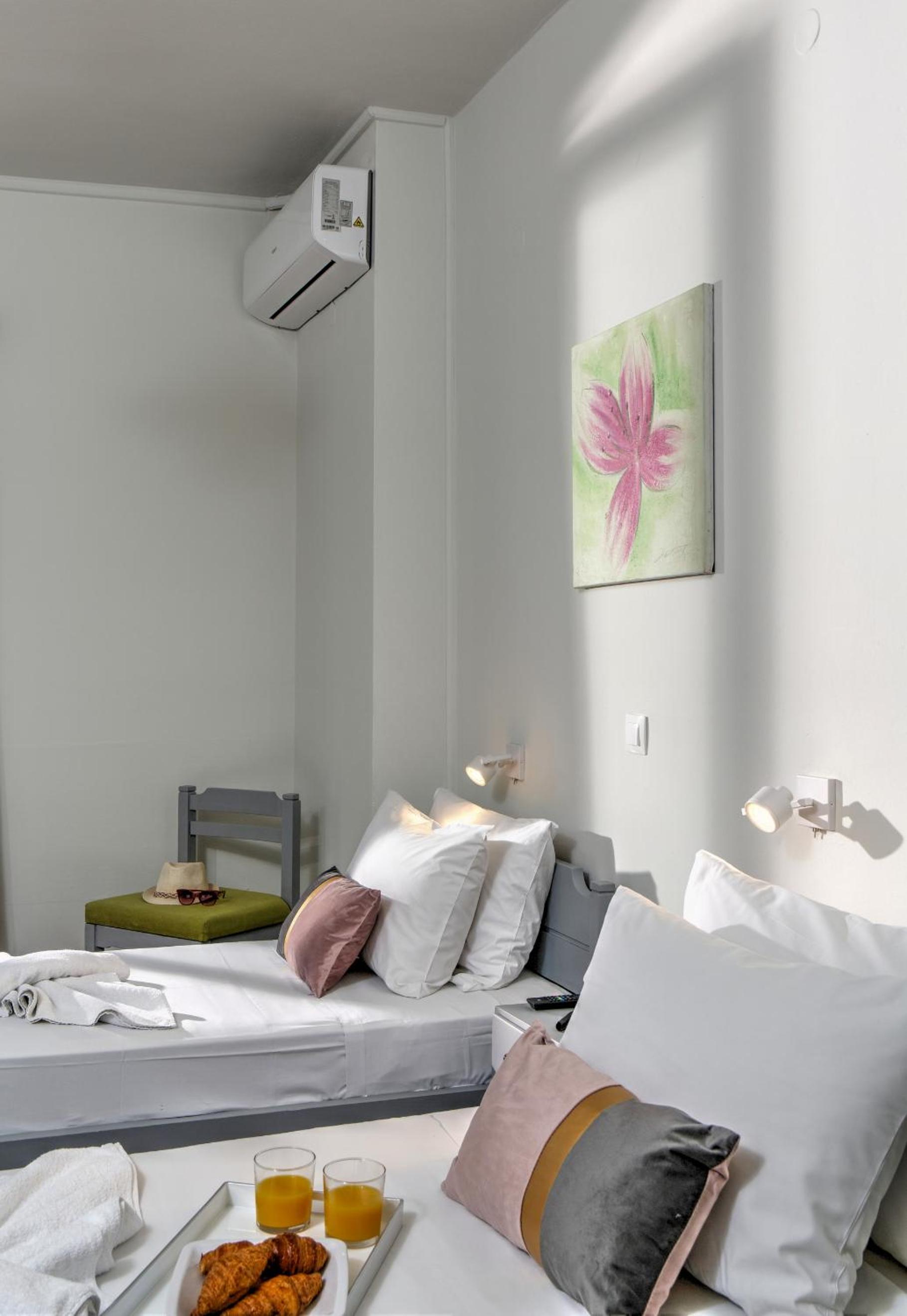 Double or Twin Room - Photo 6