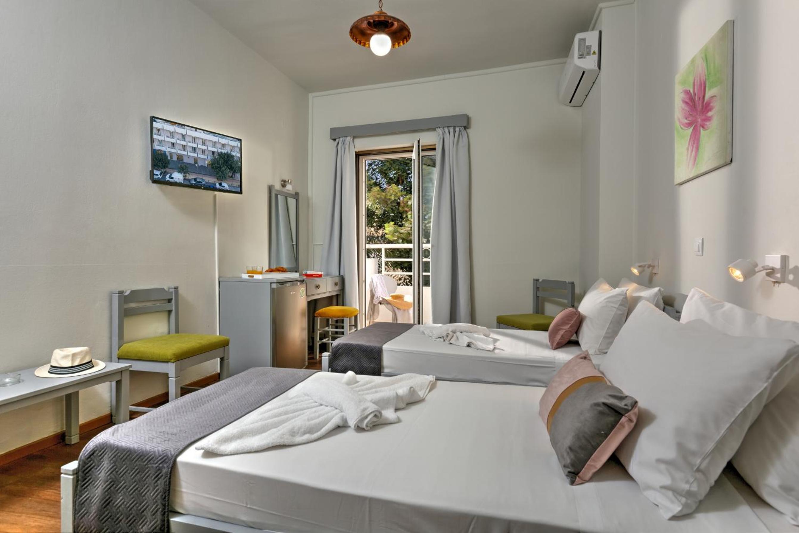 Double or Twin Room - Photo 5