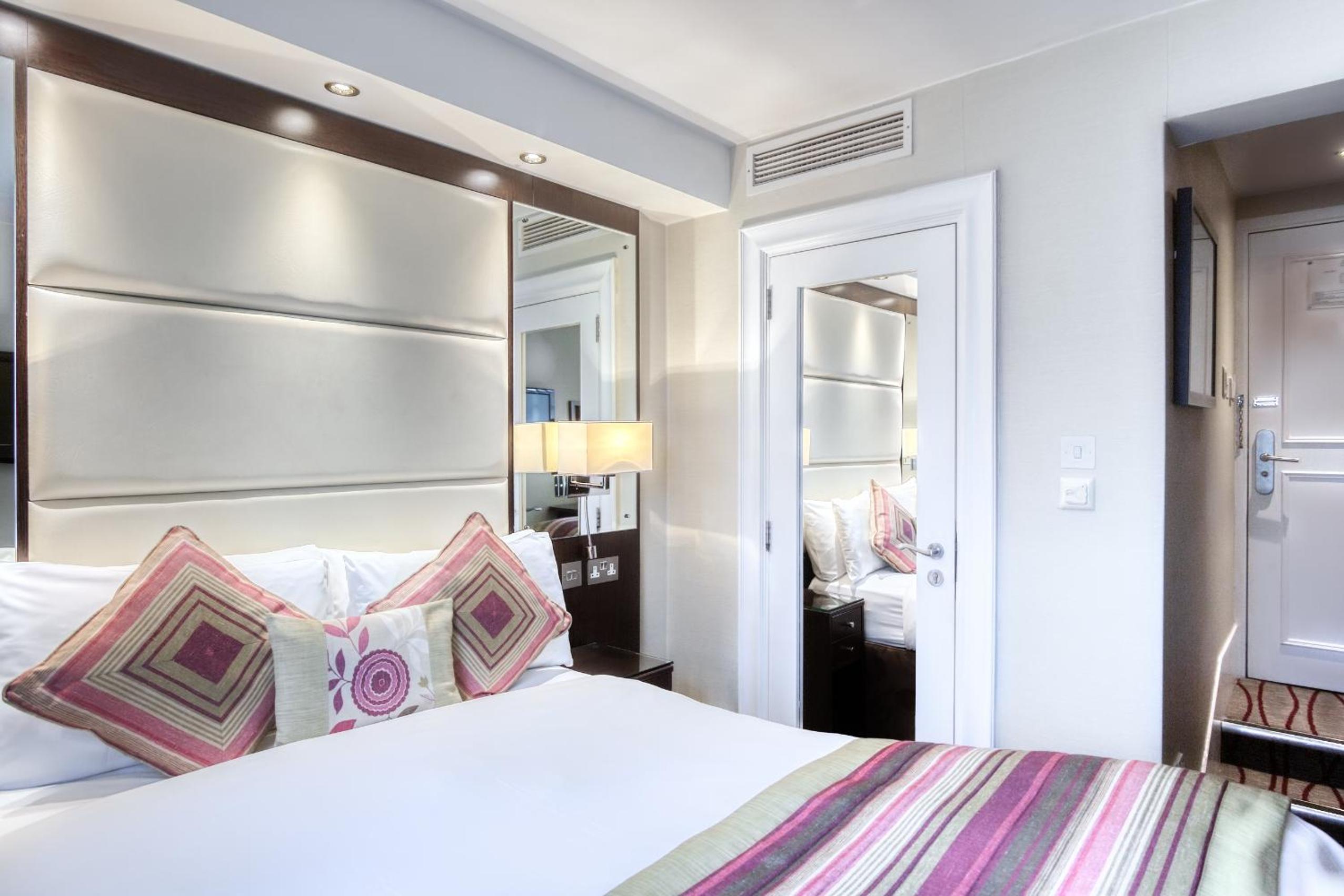 Deluxe Double Room photo 2