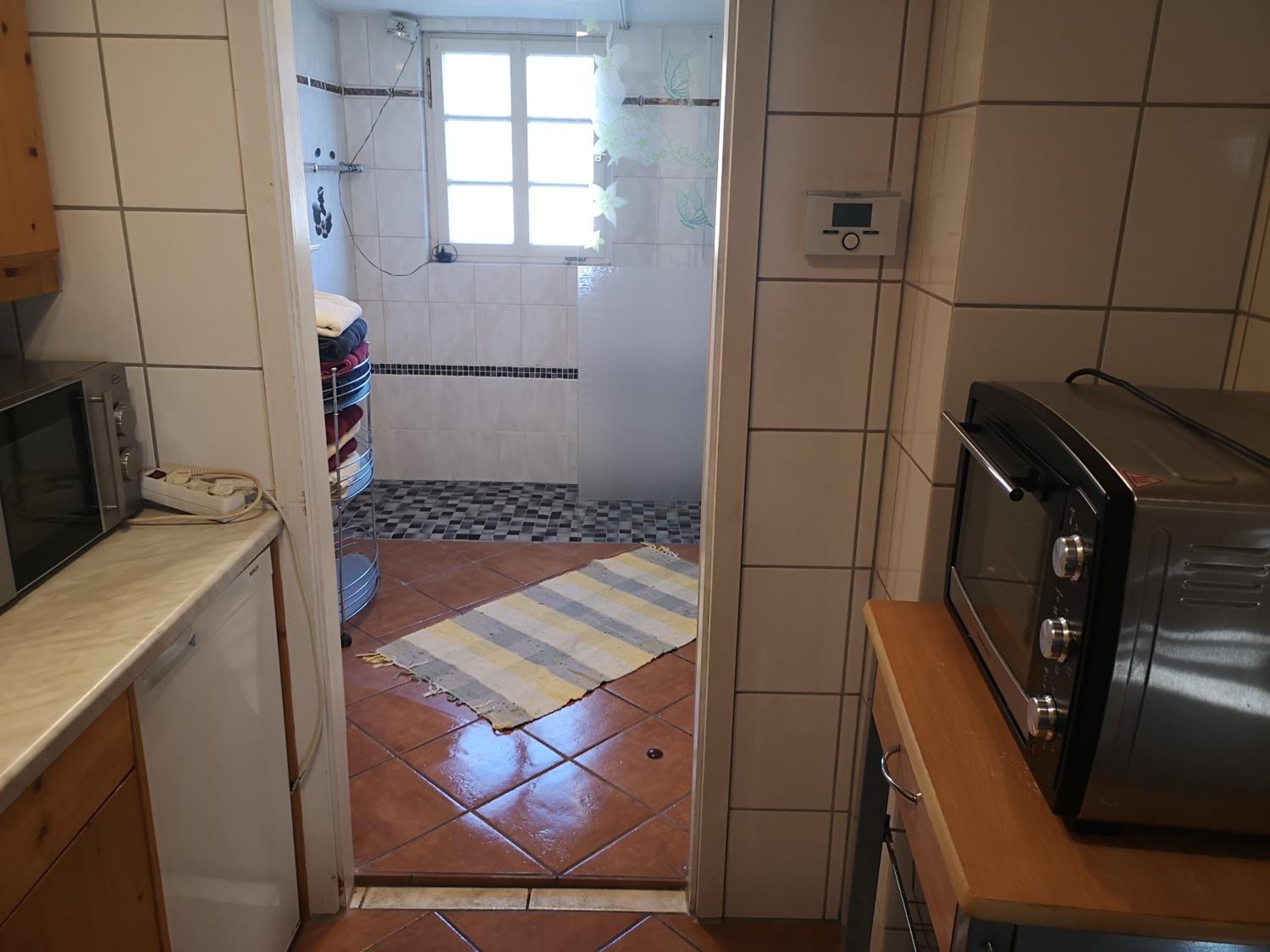 Two-Bedroom House - Photo 16