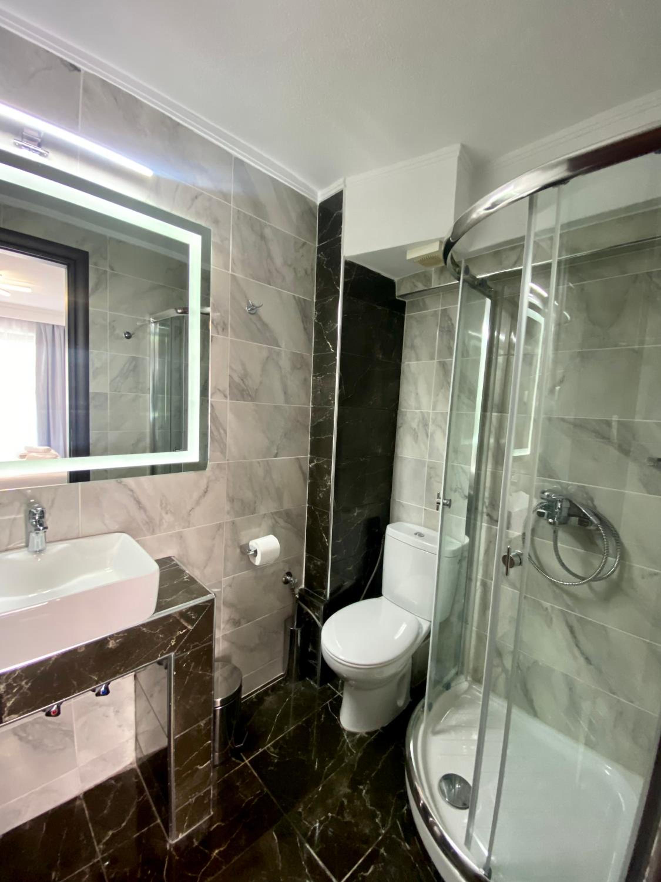 Standard Double Room - Photo 5