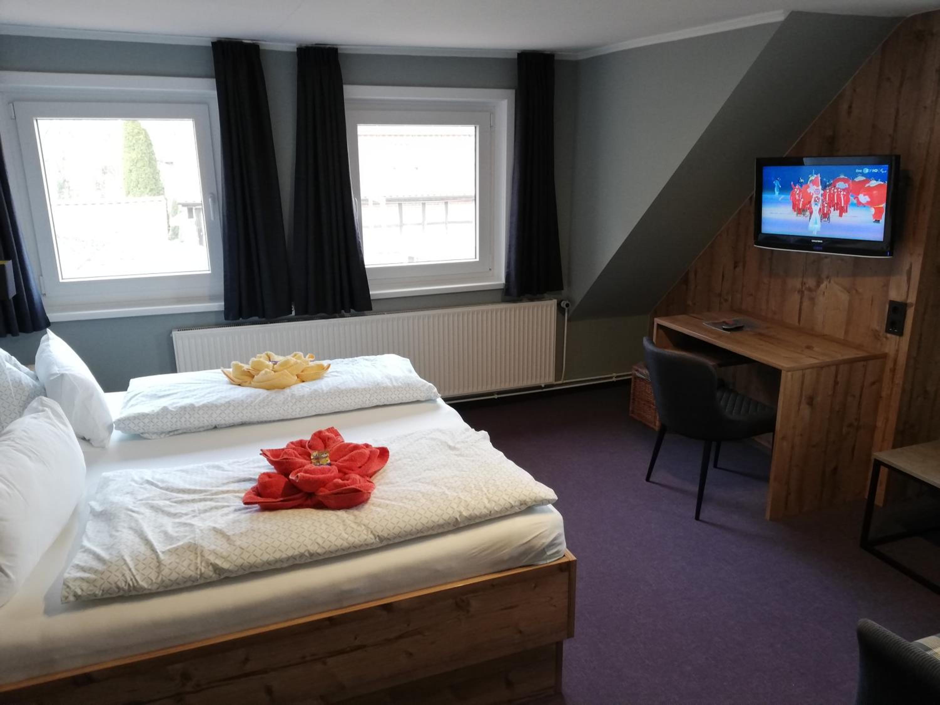 Double Room - Photo 12