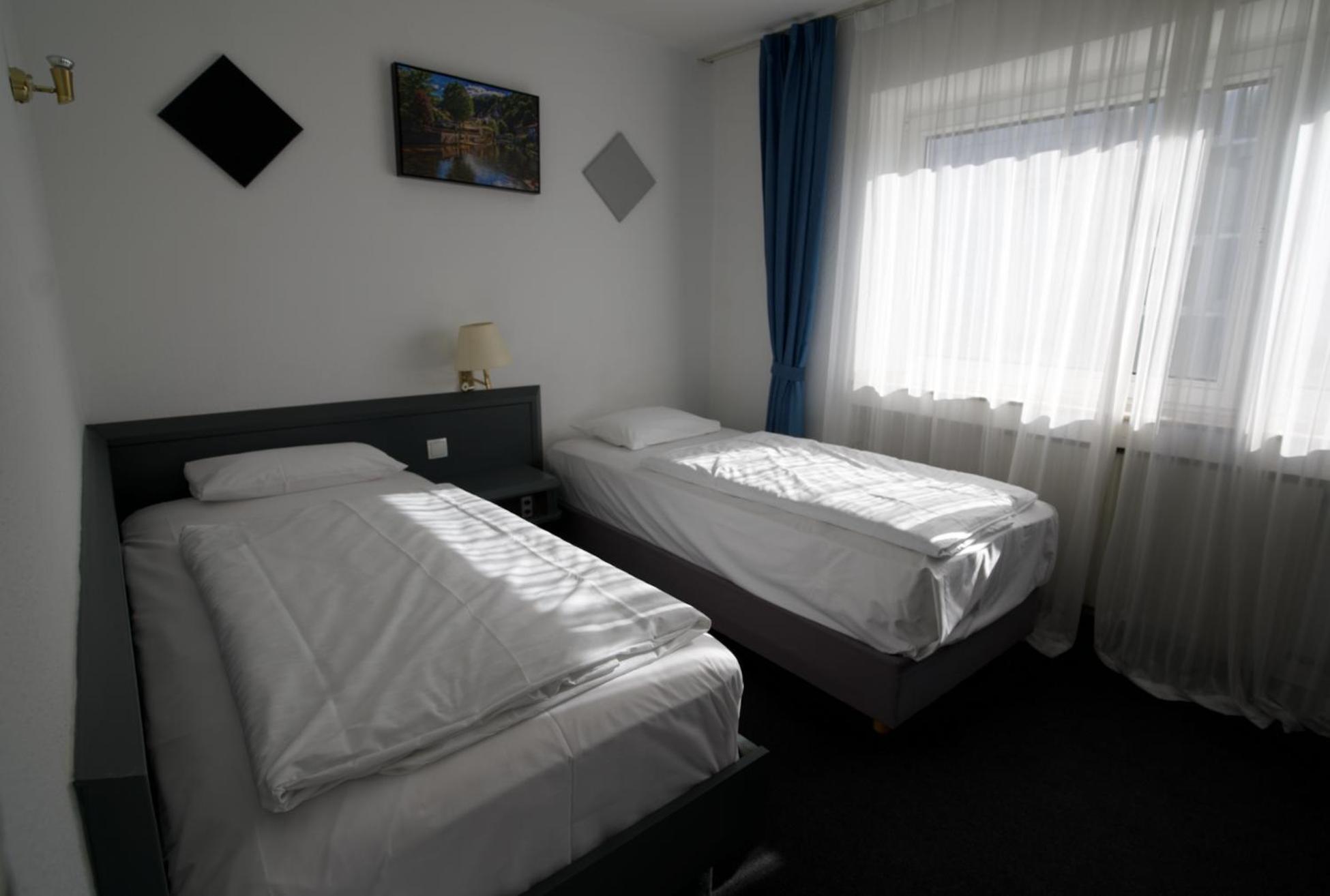 Twin Room - Photo 1