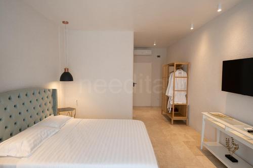 Double Room with Pool View photo 2