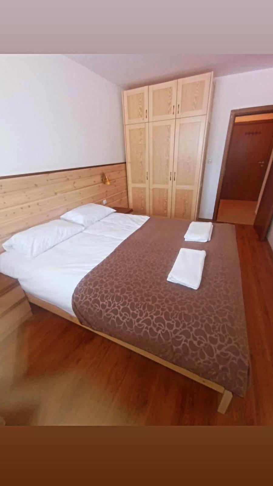 One-Bedroom Apartment - Photo 1