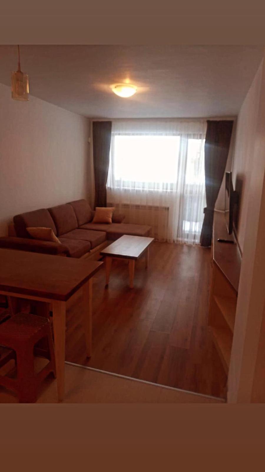 One-Bedroom Apartment - Photo 2