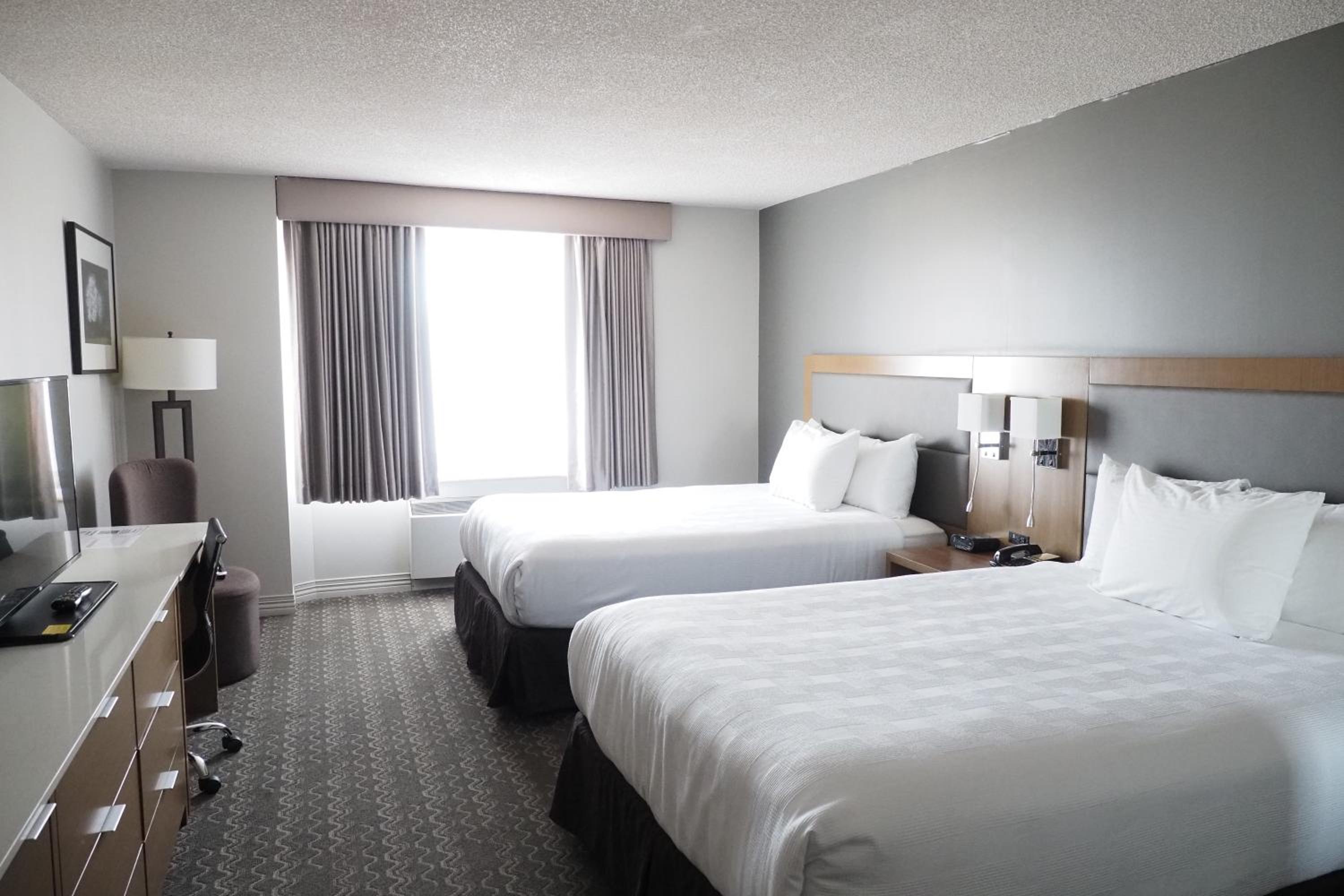 Executive Queen Room with Two Queen Beds - Photo 3