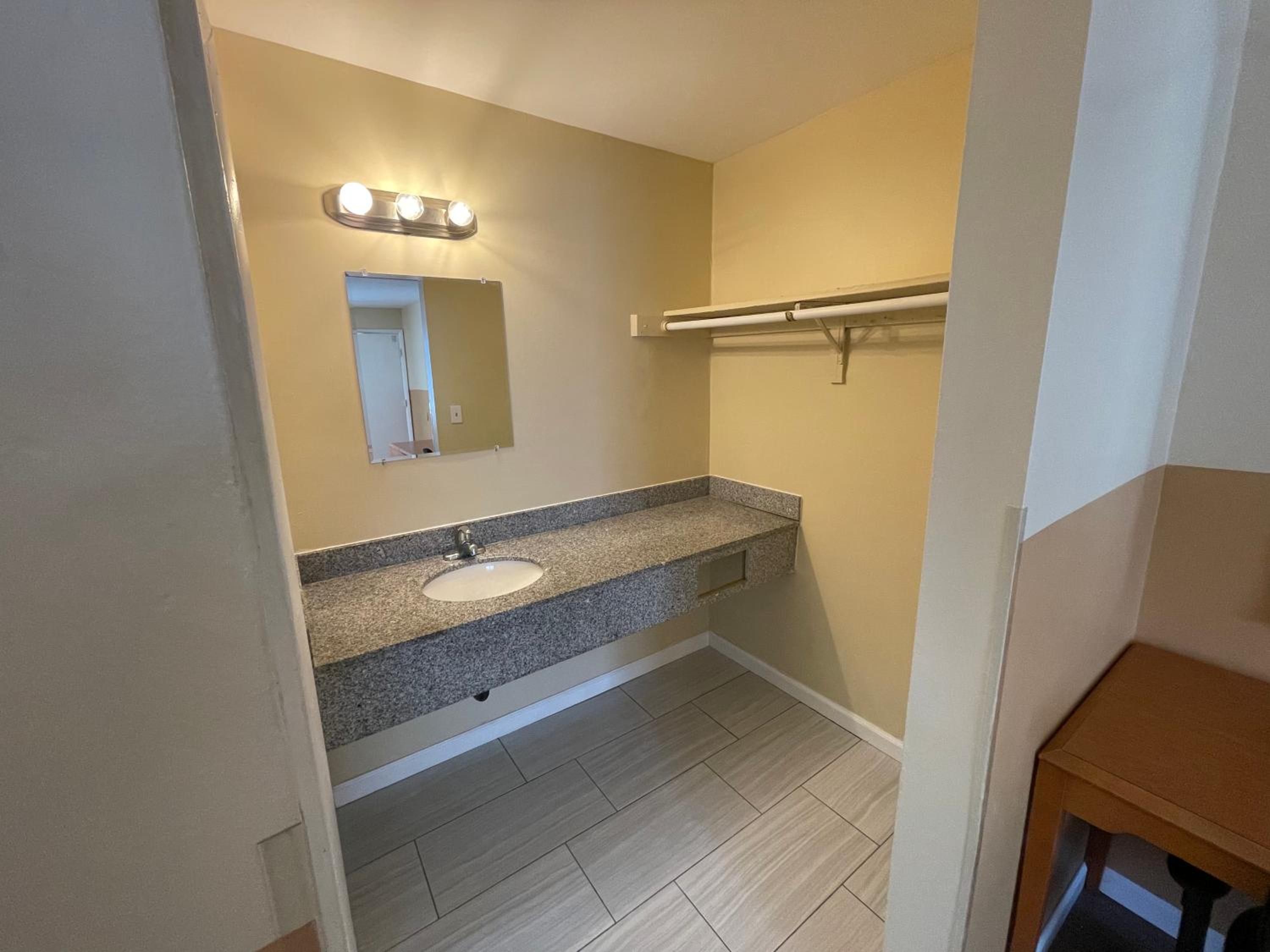 Standard Room - Photo 4