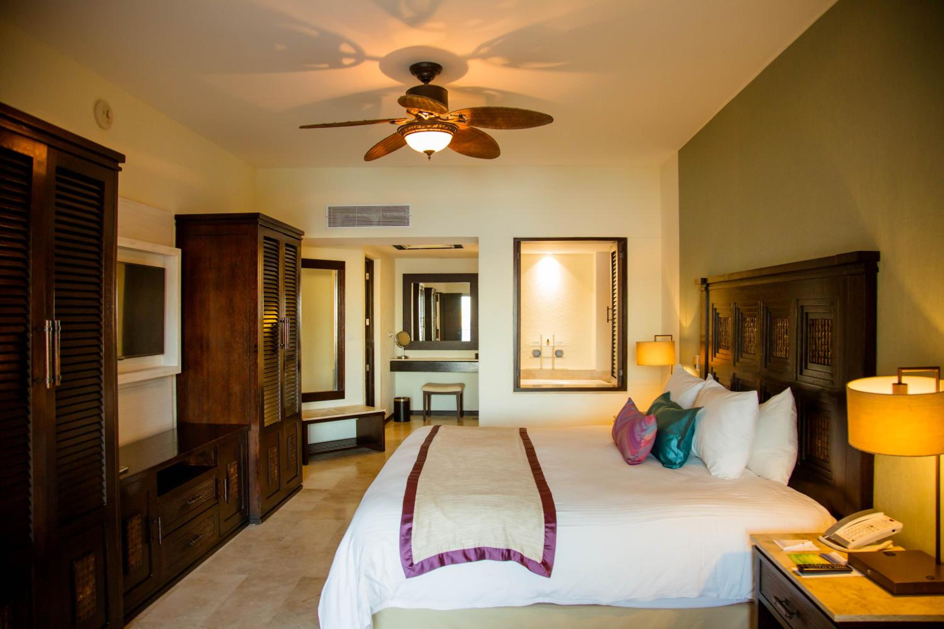 Suite with Garden View