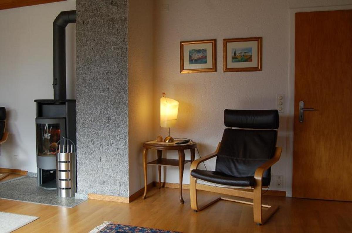 Three-Bedroom Apartment with Balcony and Garden photo 2