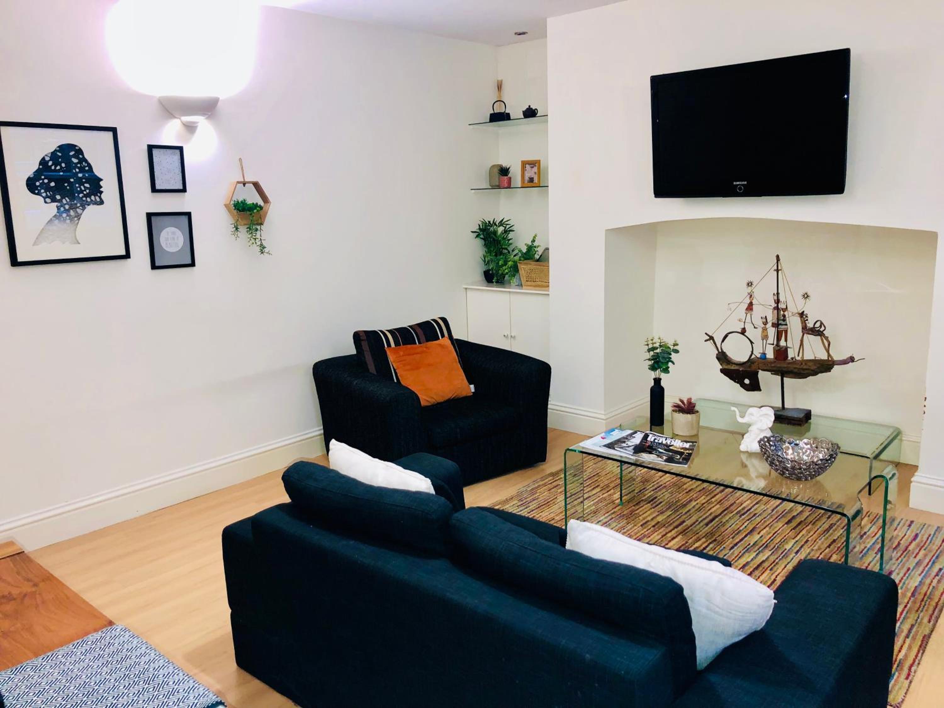 Two-Bedroom Apartment - Photo 1