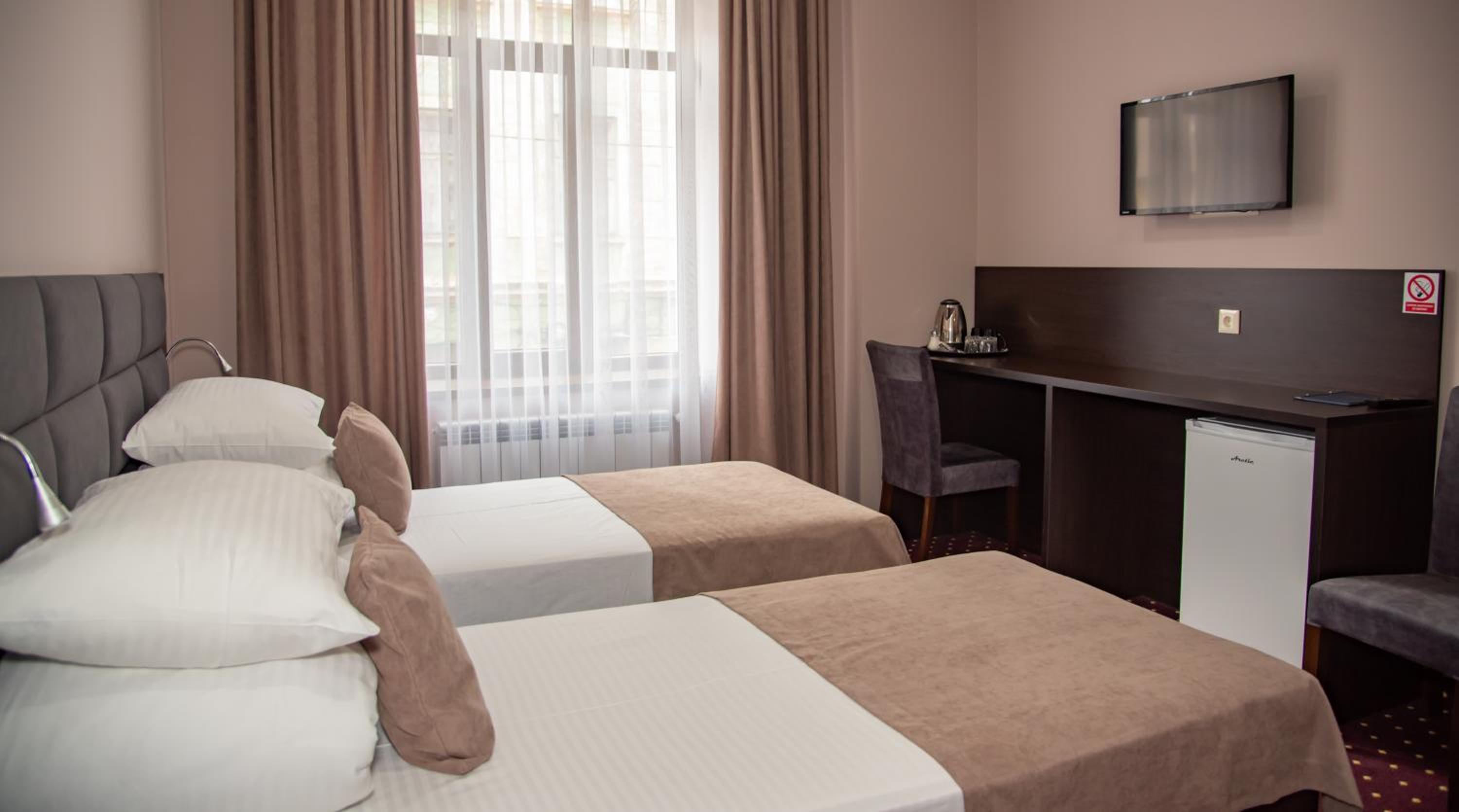 Standard Twin Room photo 2