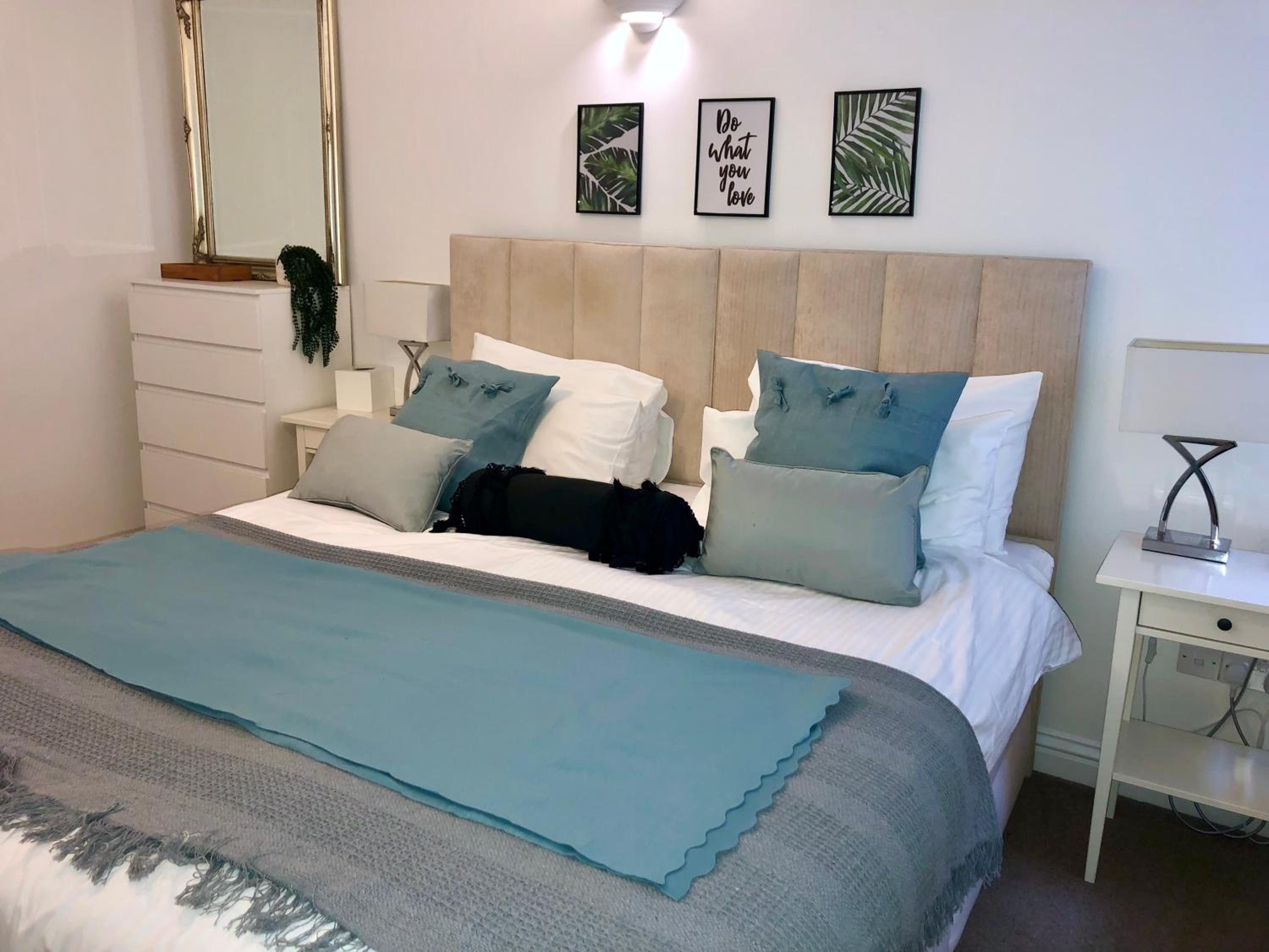 Two-Bedroom Apartment - Photo 17