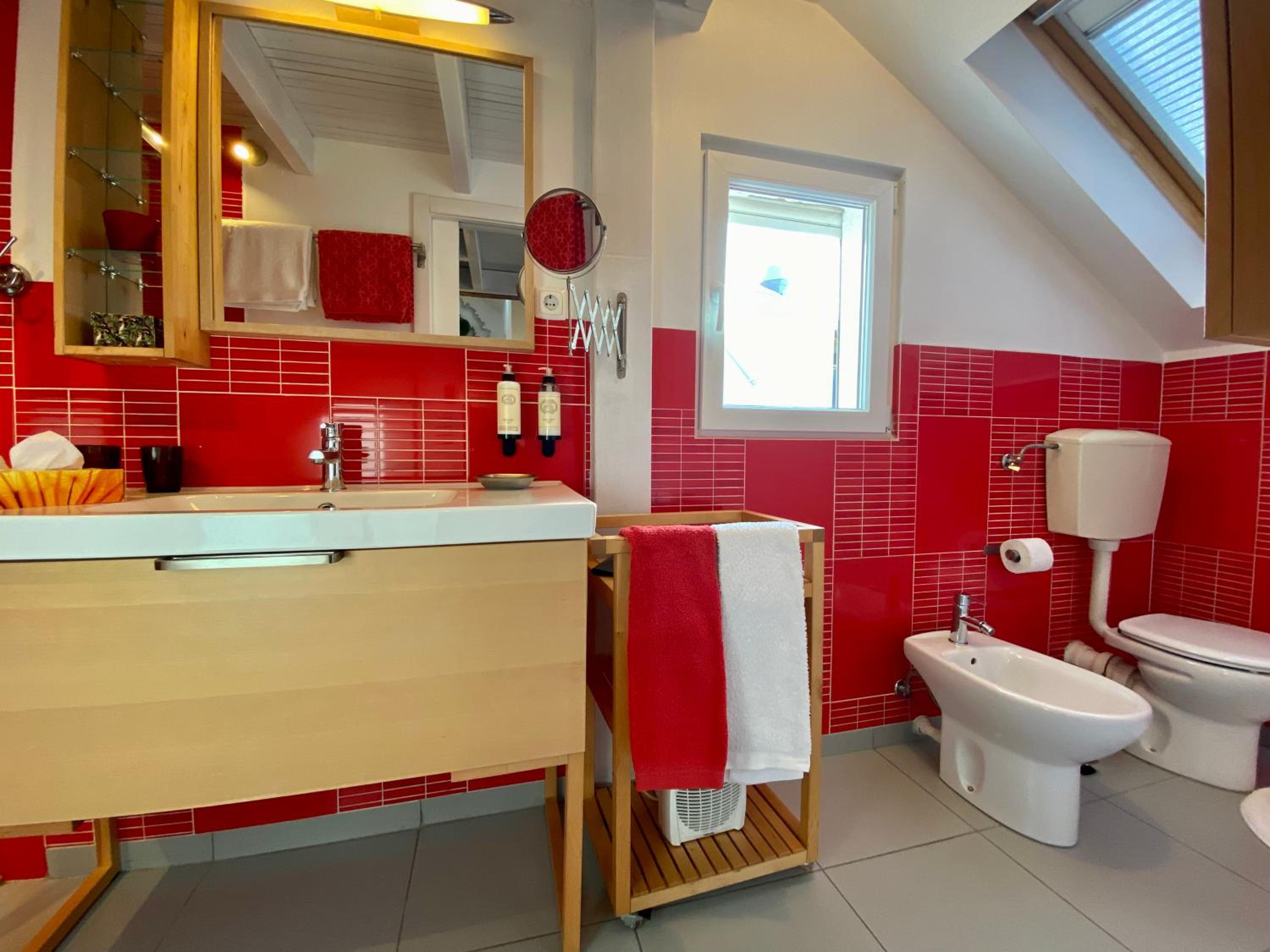 Deluxe Studio with Mezzanine - Photo 23
