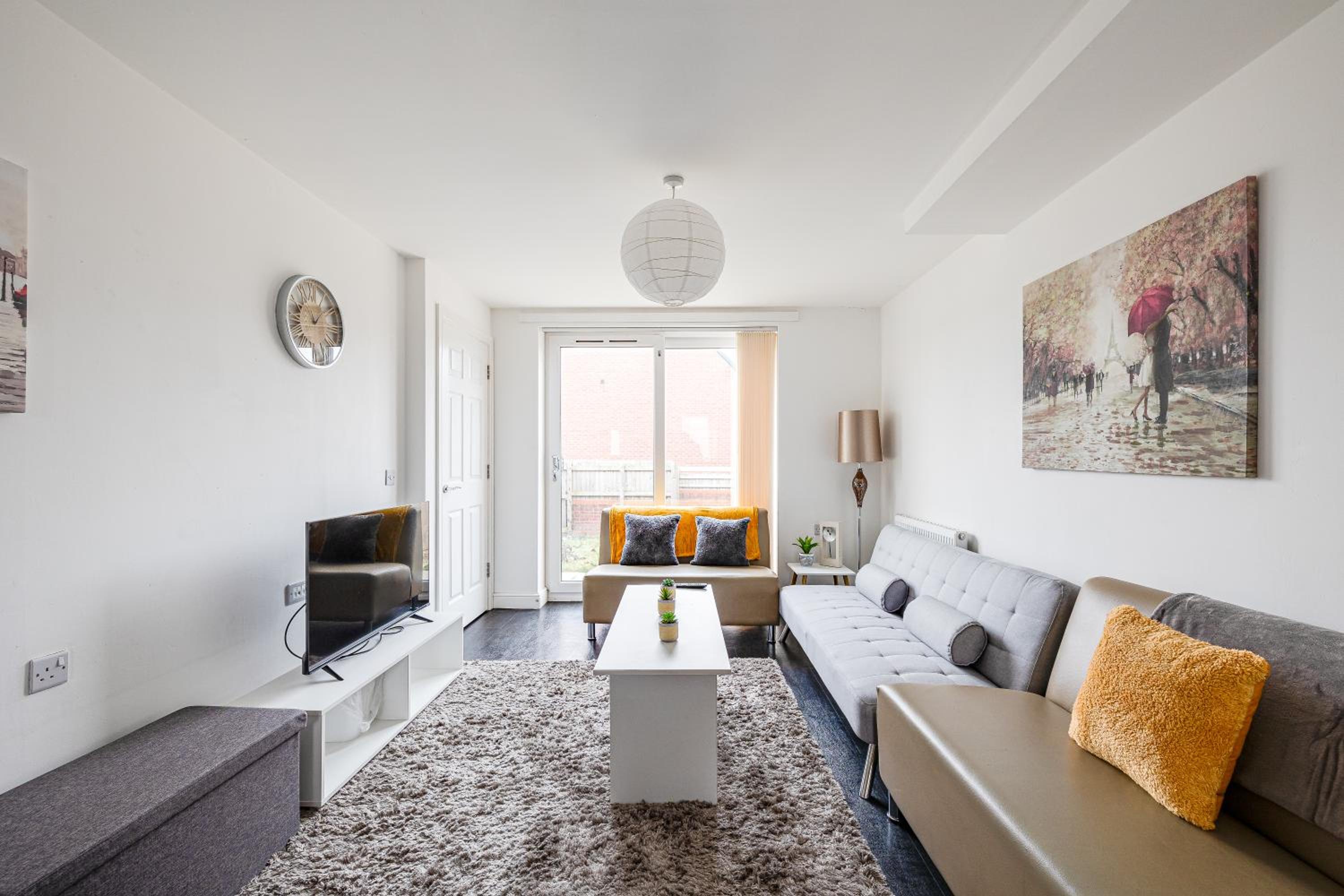 Four-Bedroom House - Photo 37