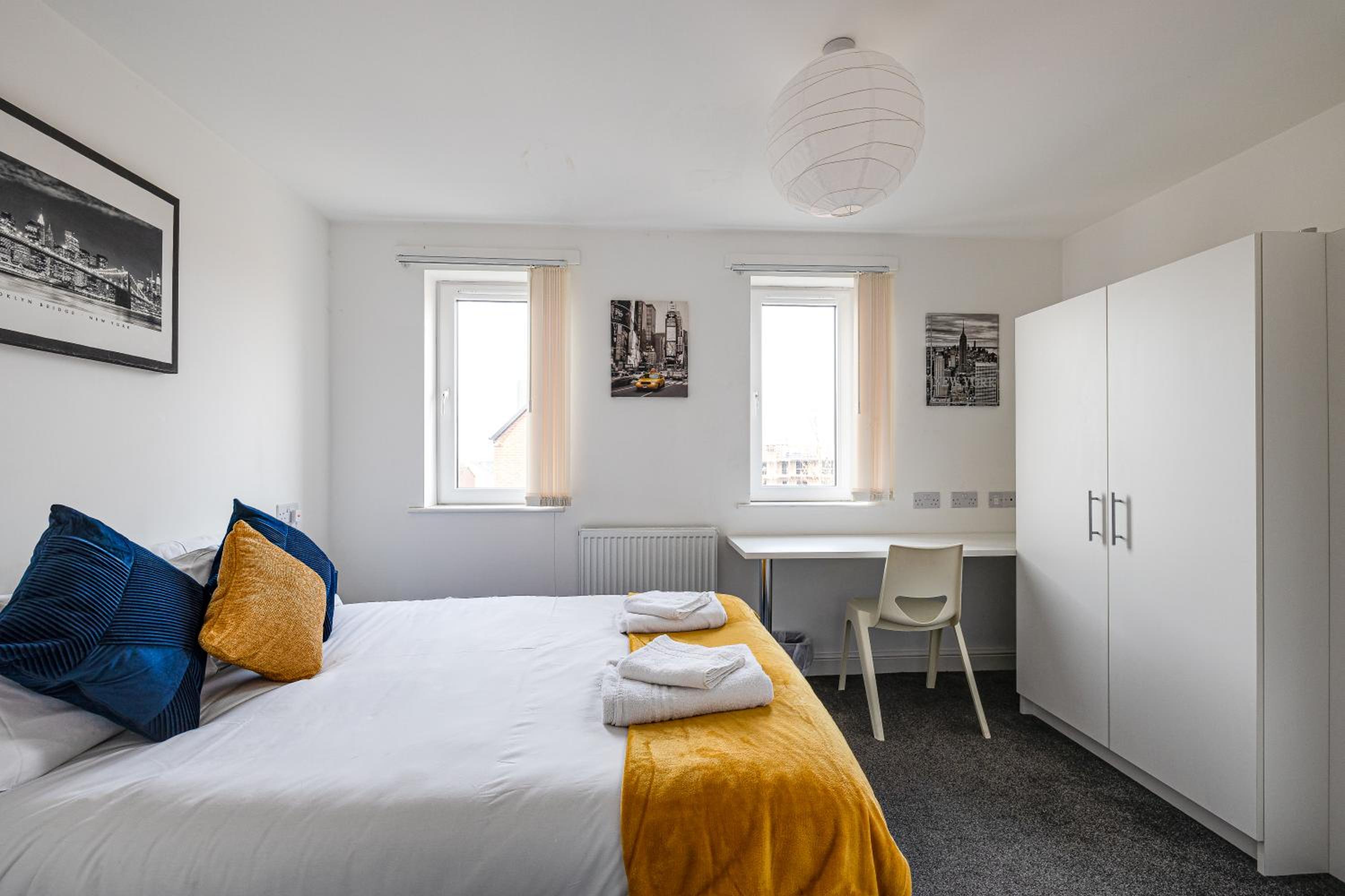Four-Bedroom House - Photo 25
