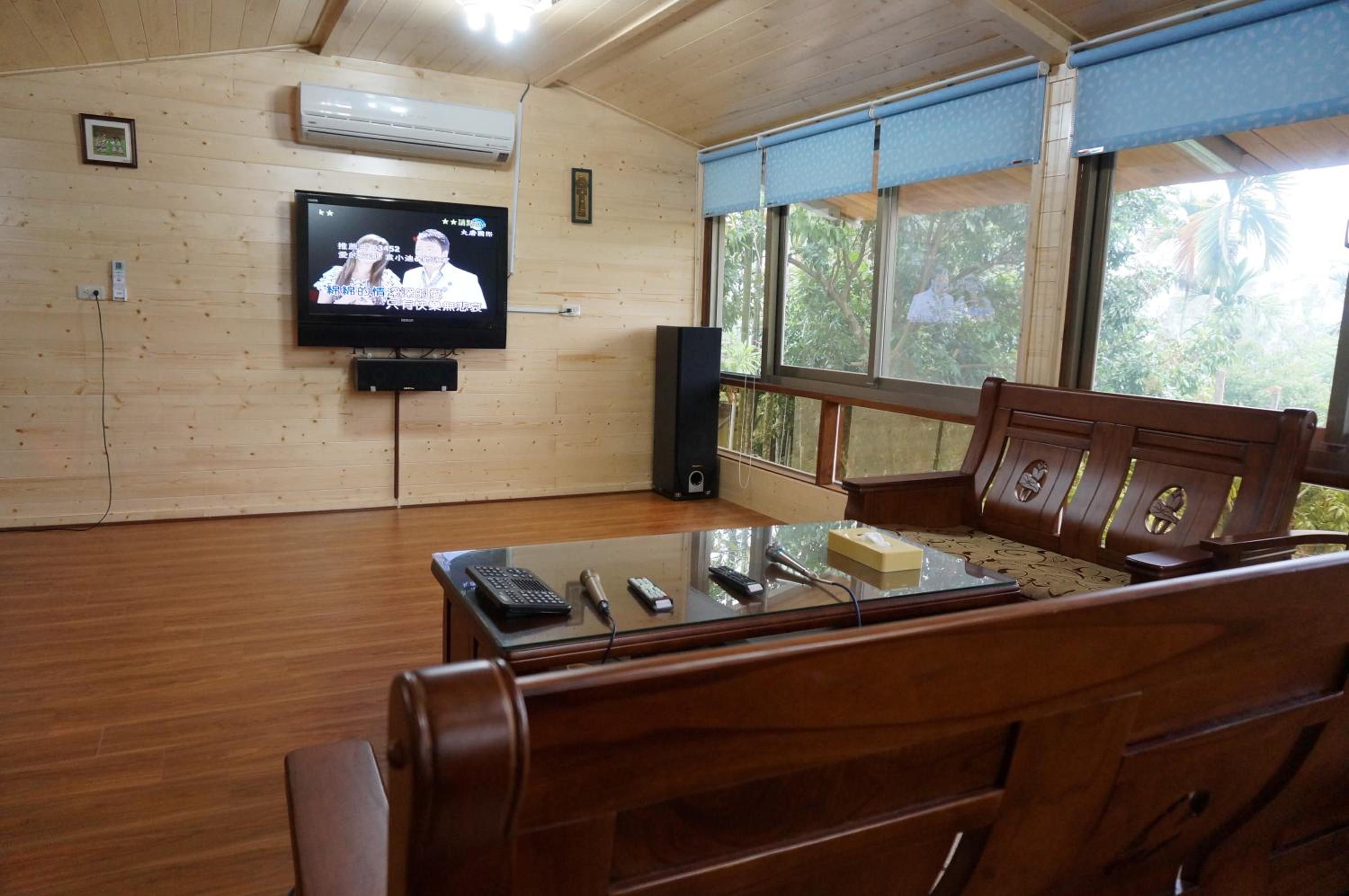 Superior Chalet (8 Adults)
