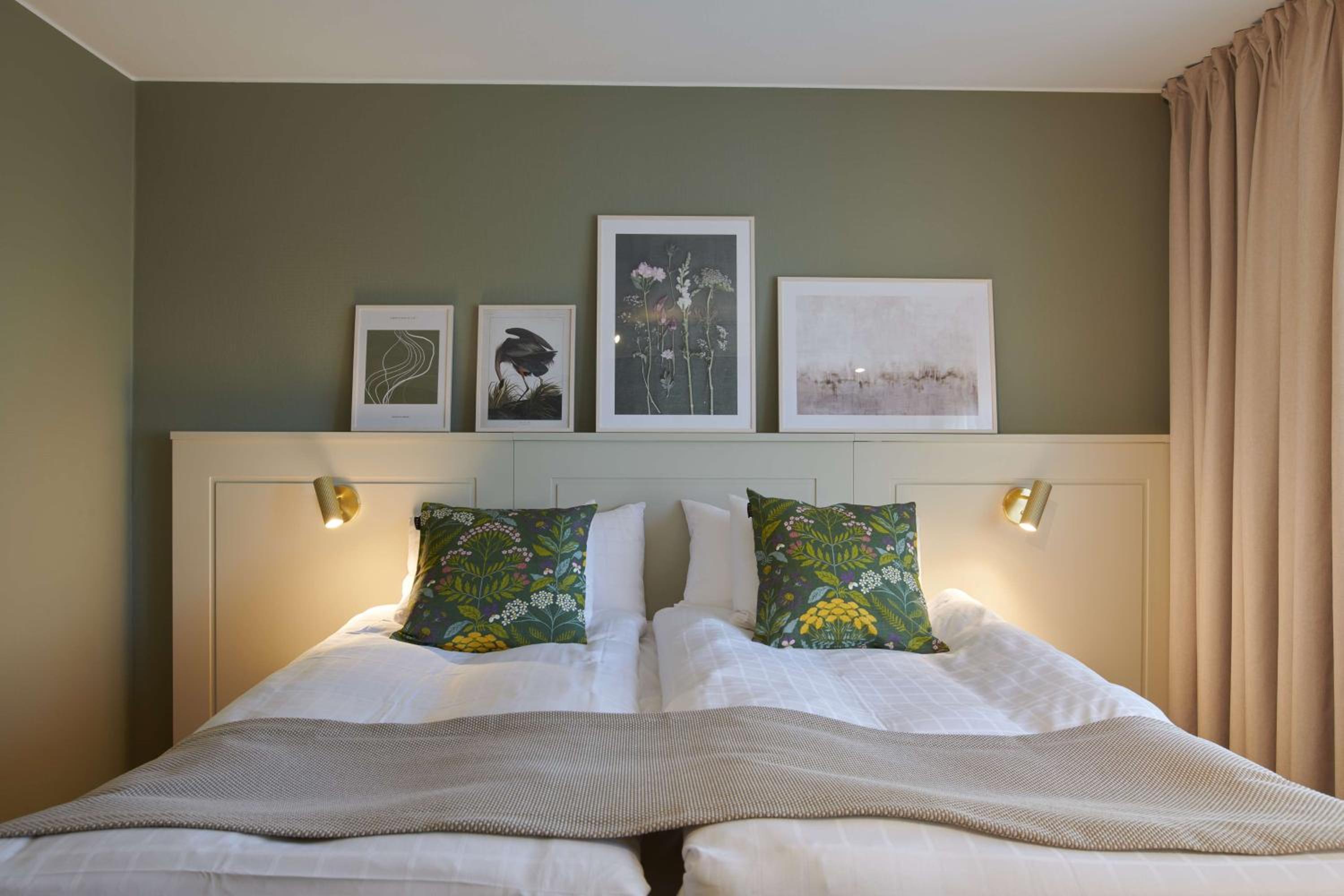 Standard Queen Room - Photo 12