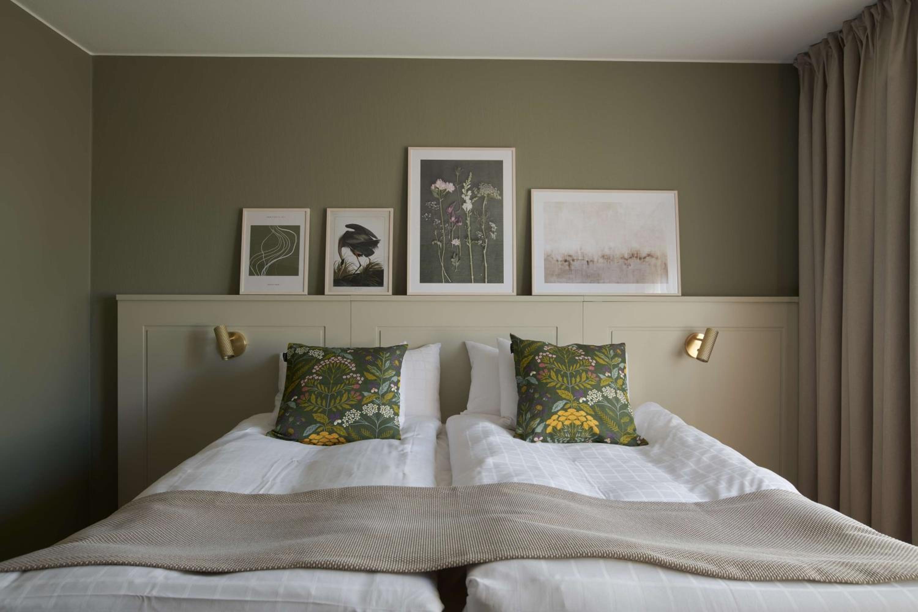 Standard Queen Room - Photo 13