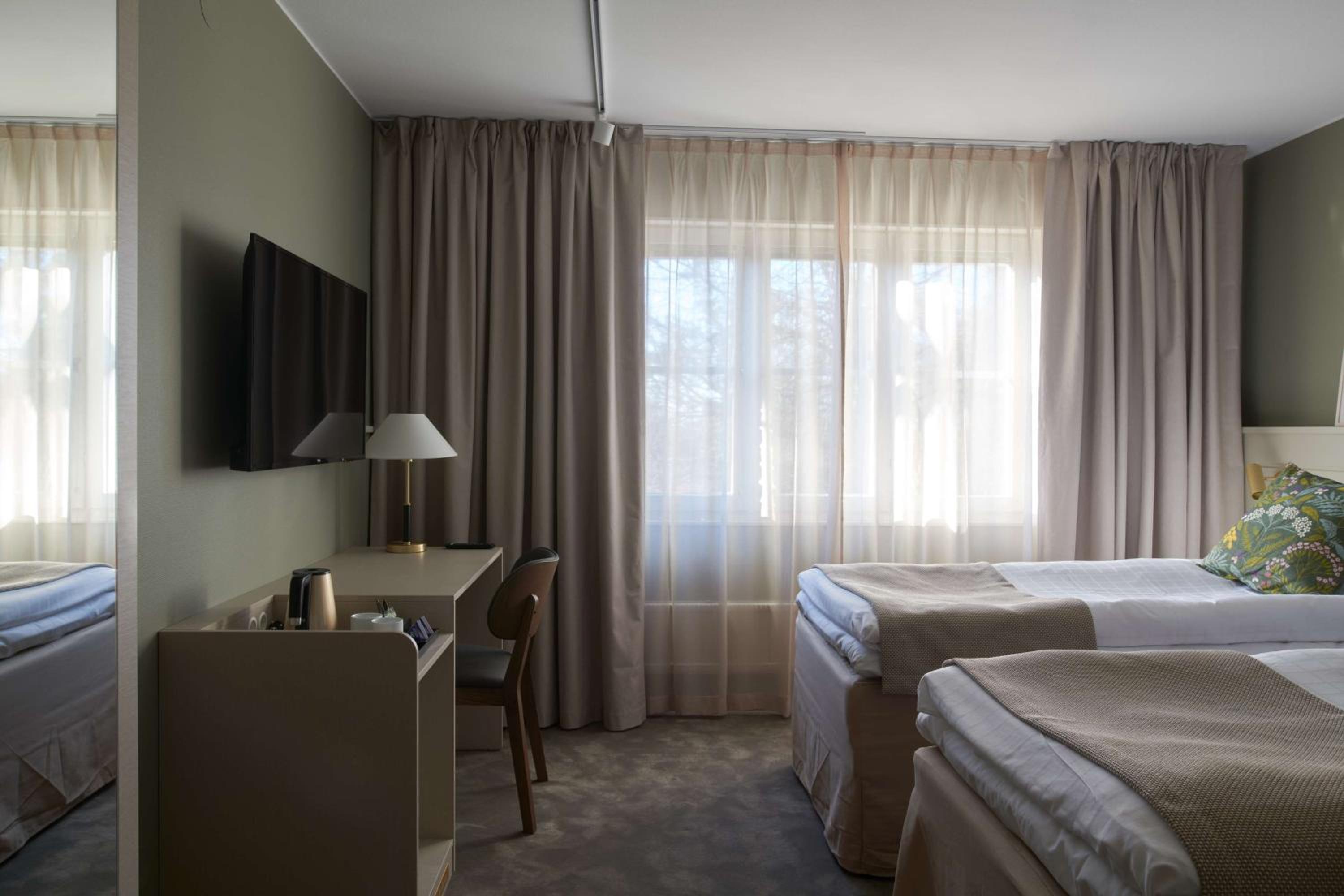 Standard Twin Room - Photo 11