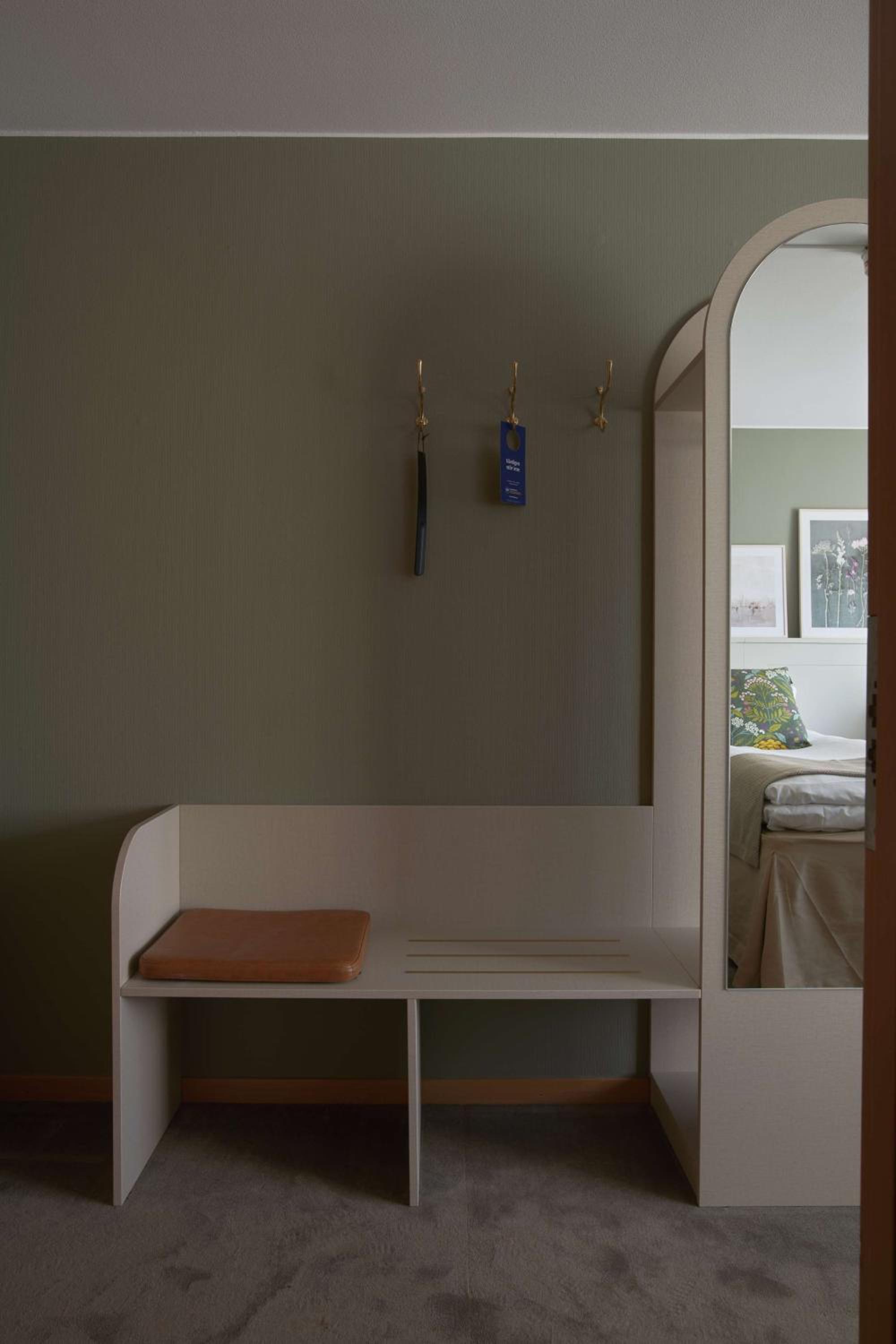 Standard Twin Room - Photo 9