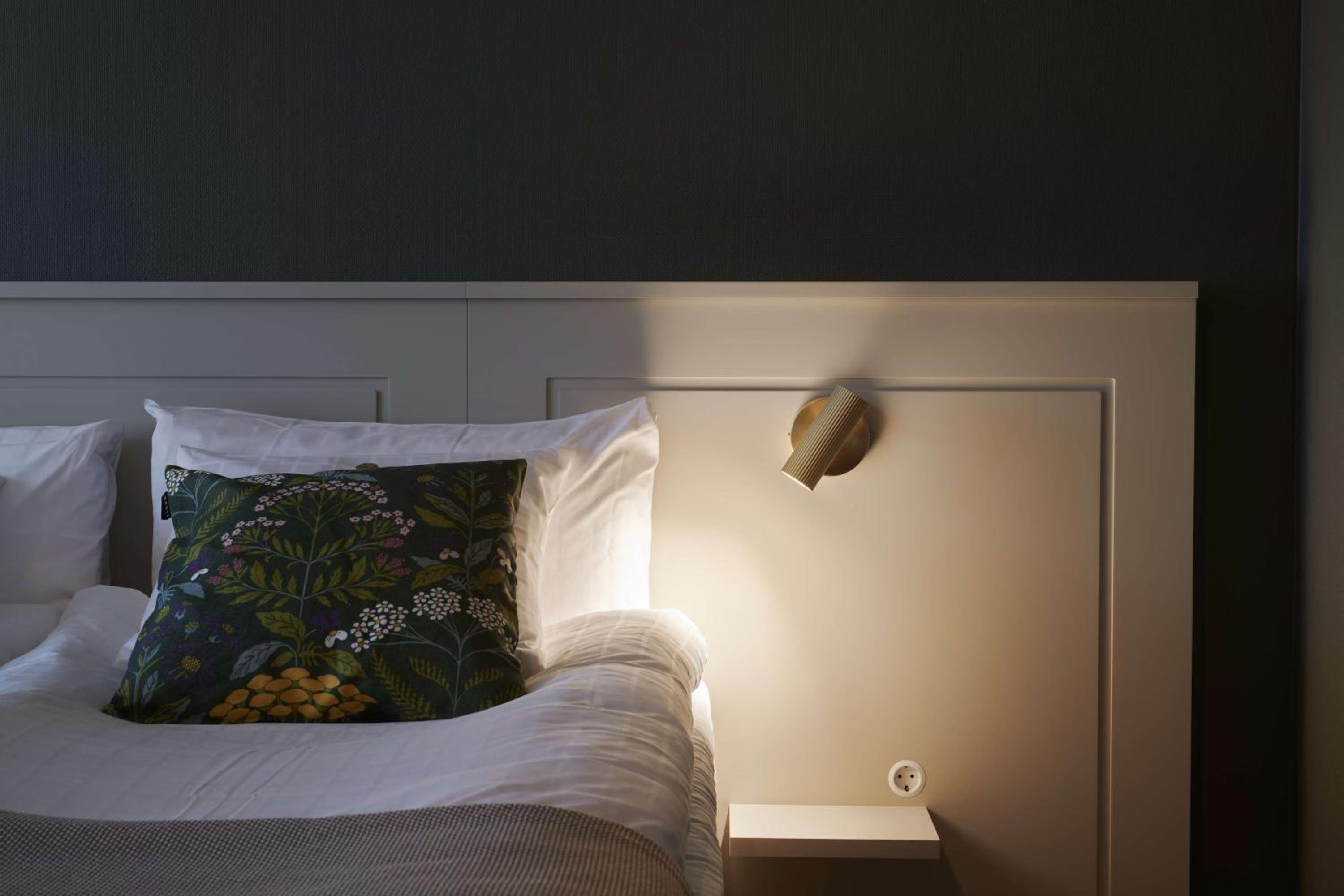 Standard Twin Room - Photo 17