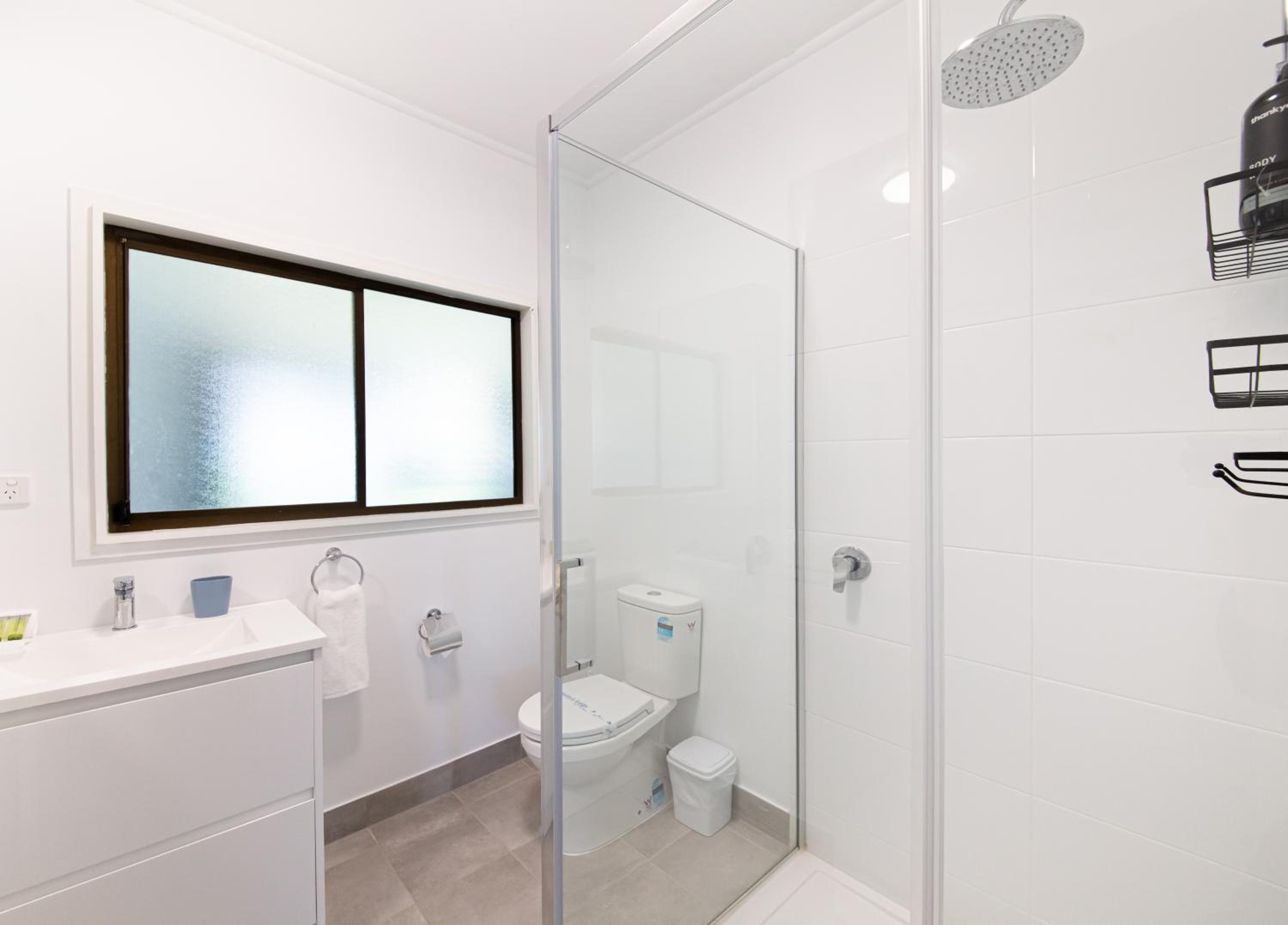 Three-Bedroom House - Photo 2